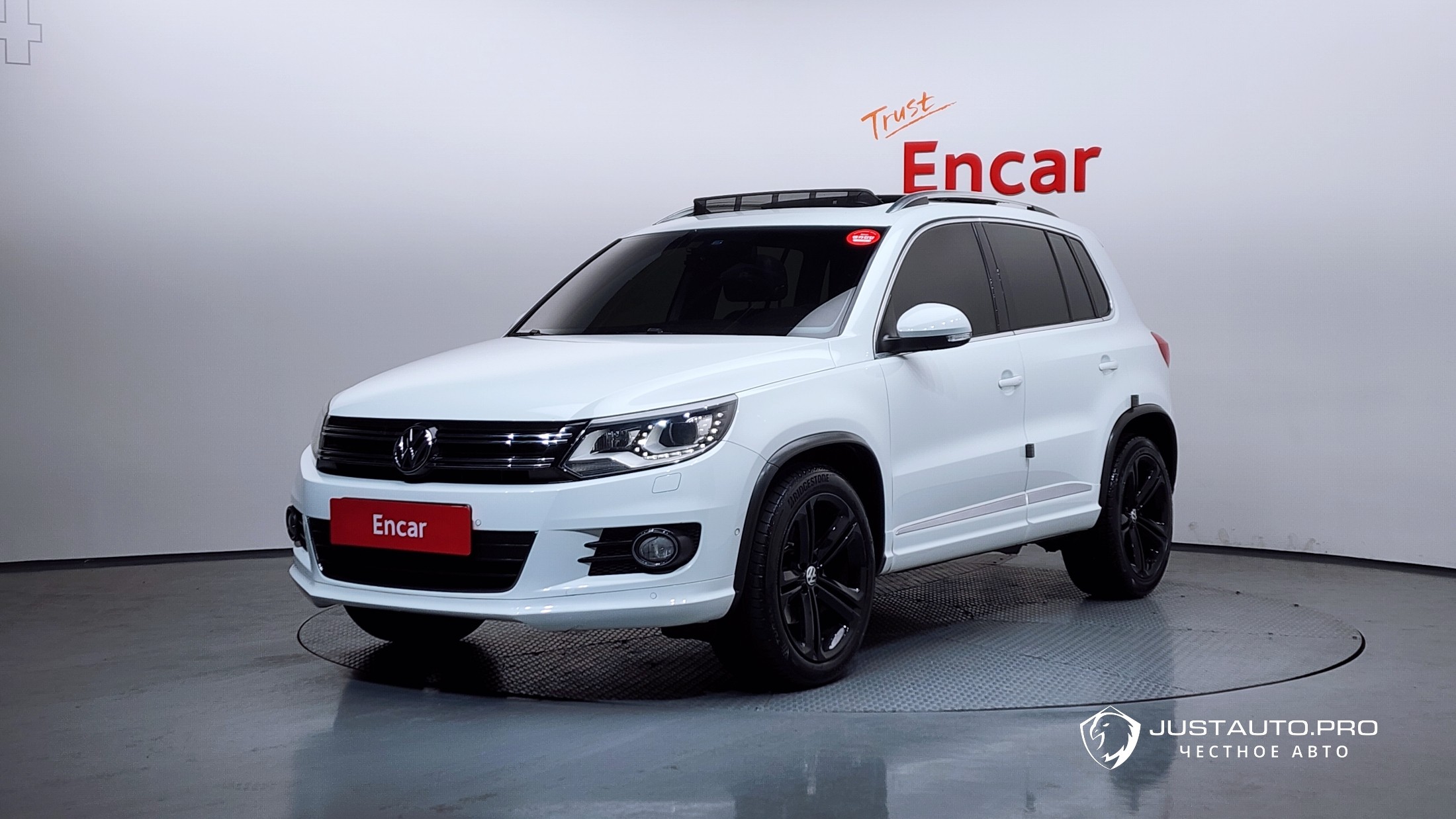Автомобиль Volkswagen Tiguan