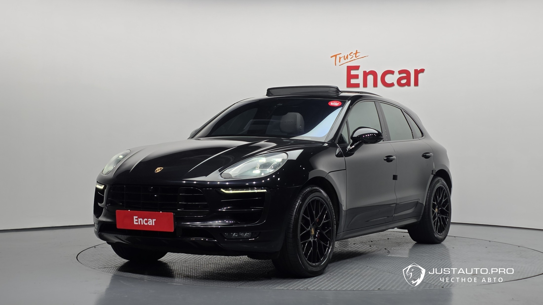 Автомобиль Porsche Macan