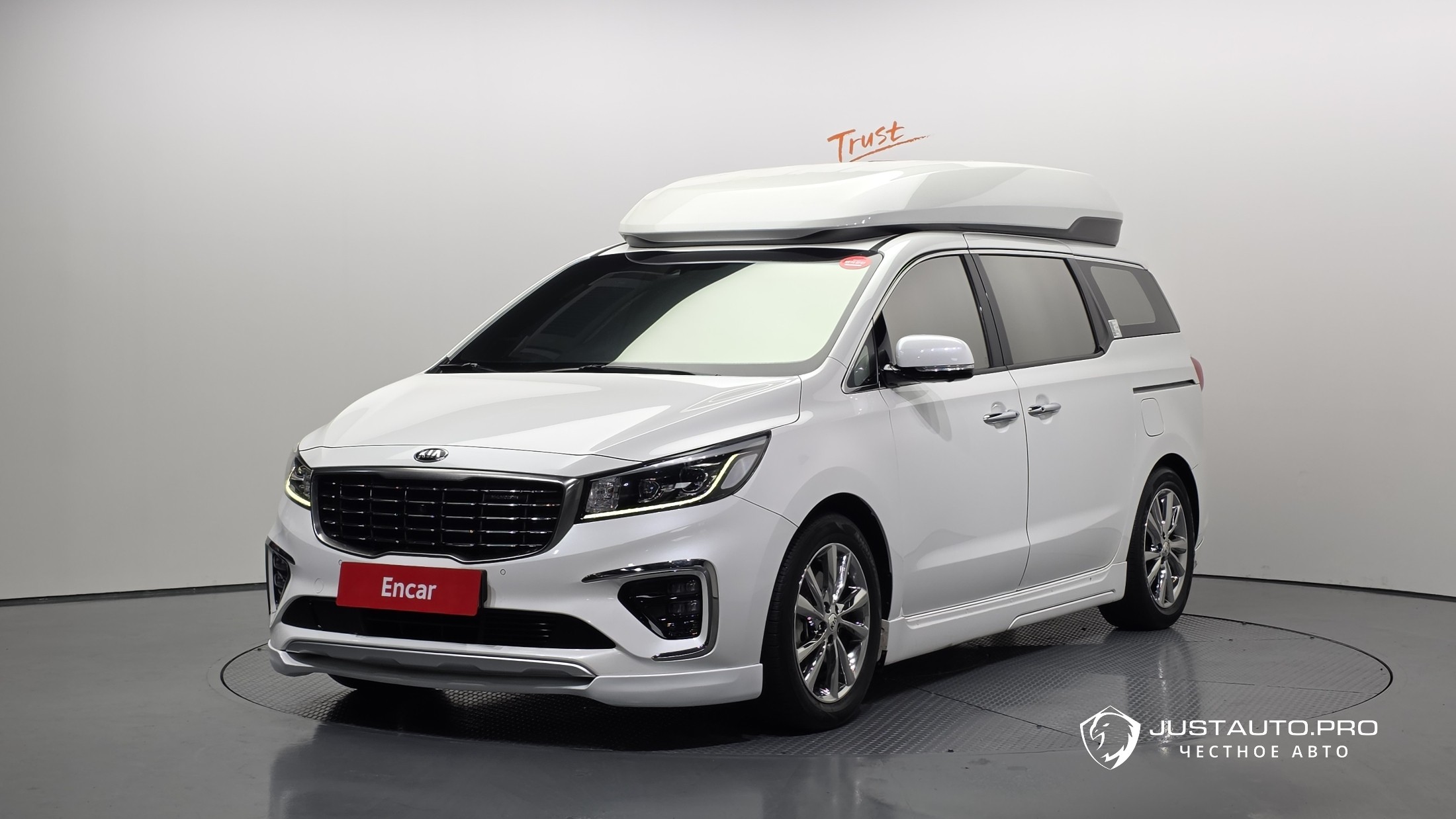 Автомобиль Kia Canival