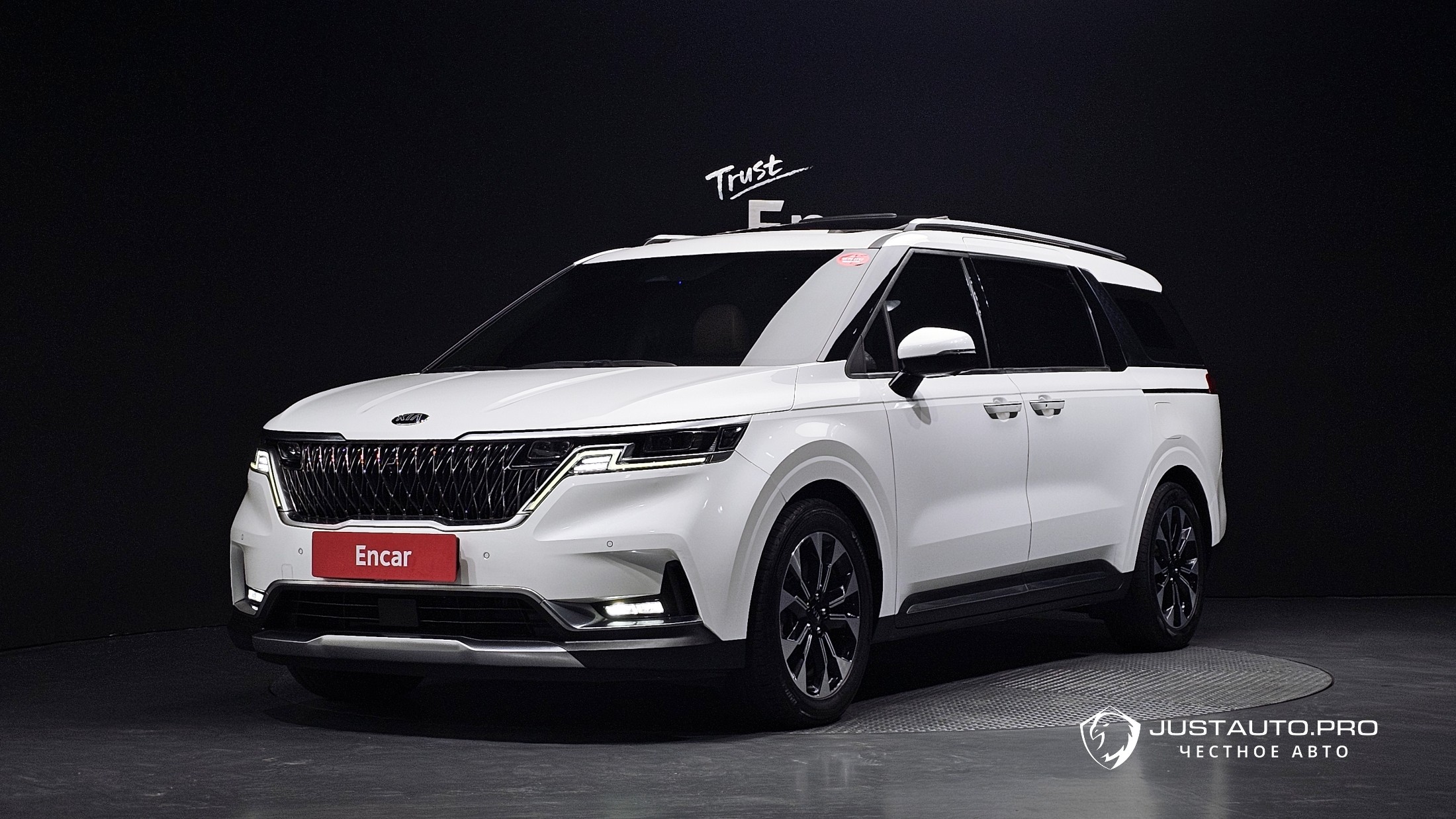 Автомобиль Kia Canival