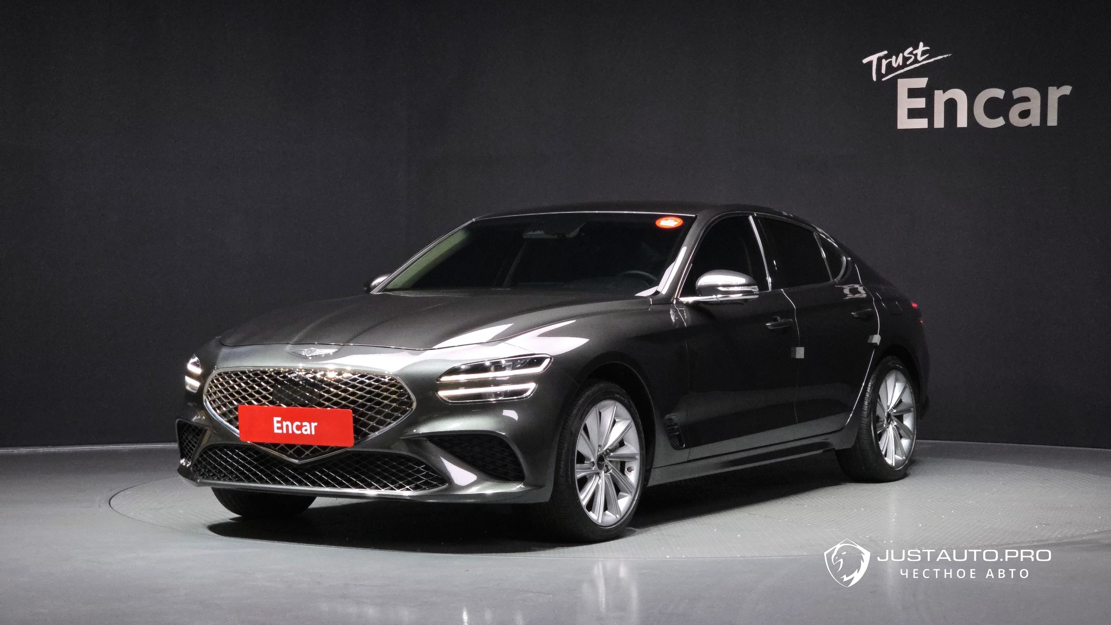 Автомобиль Genesis G70