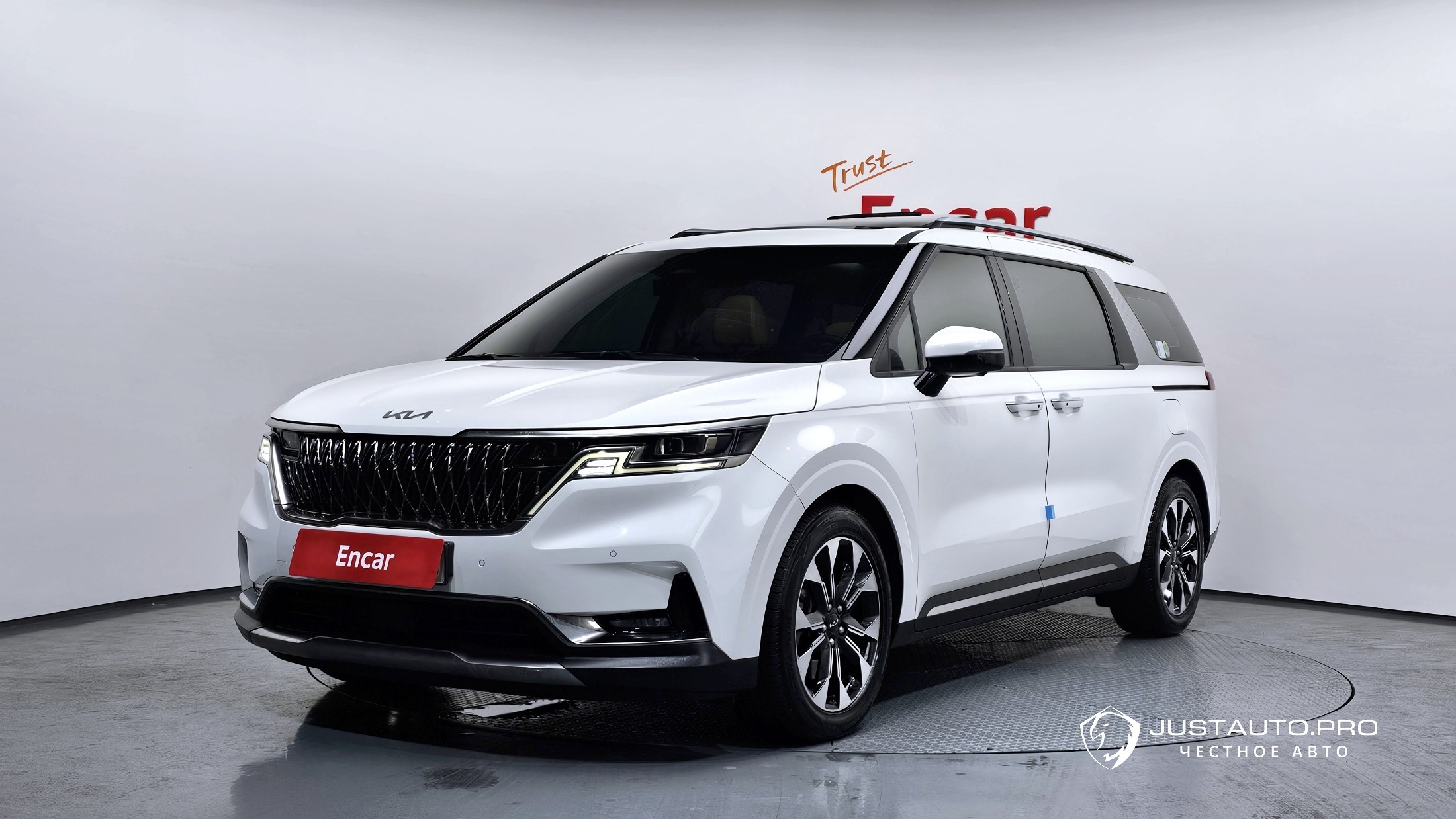 Автомобиль Kia Canival