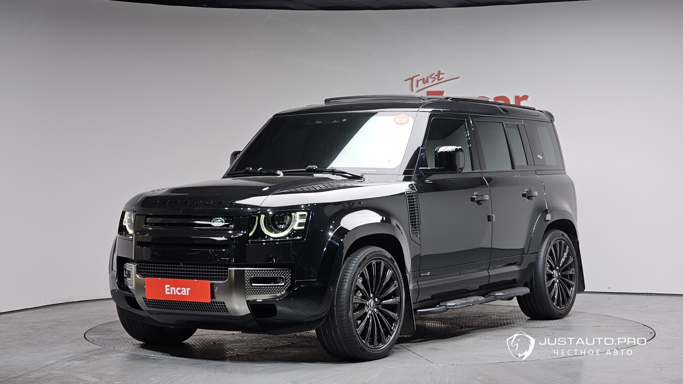 Автомобиль Land Rover Defender