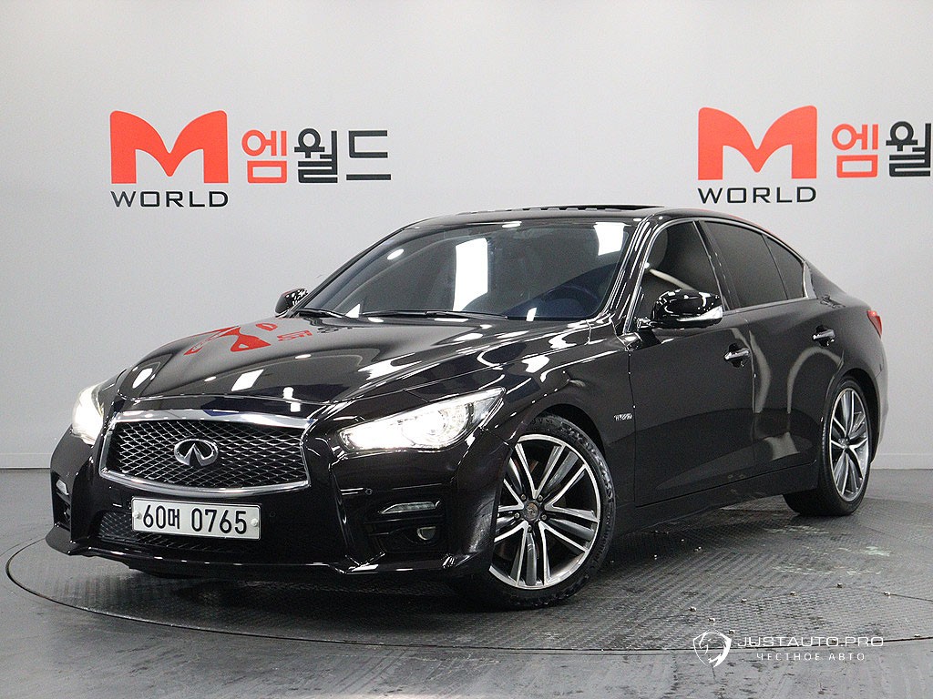 Автомобиль Infiniti Q50
