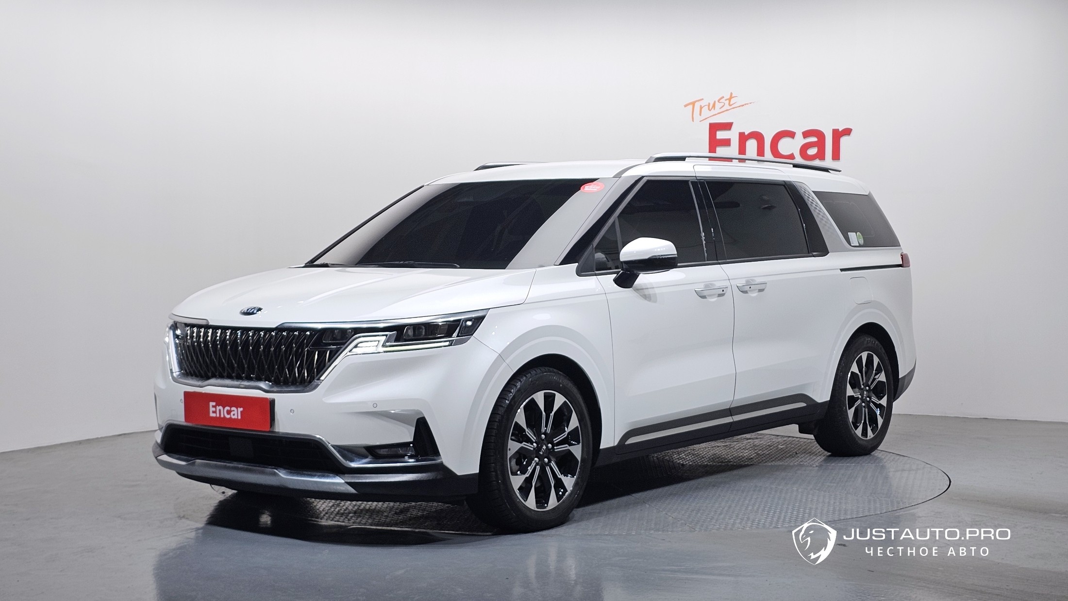 Автомобиль Kia Canival