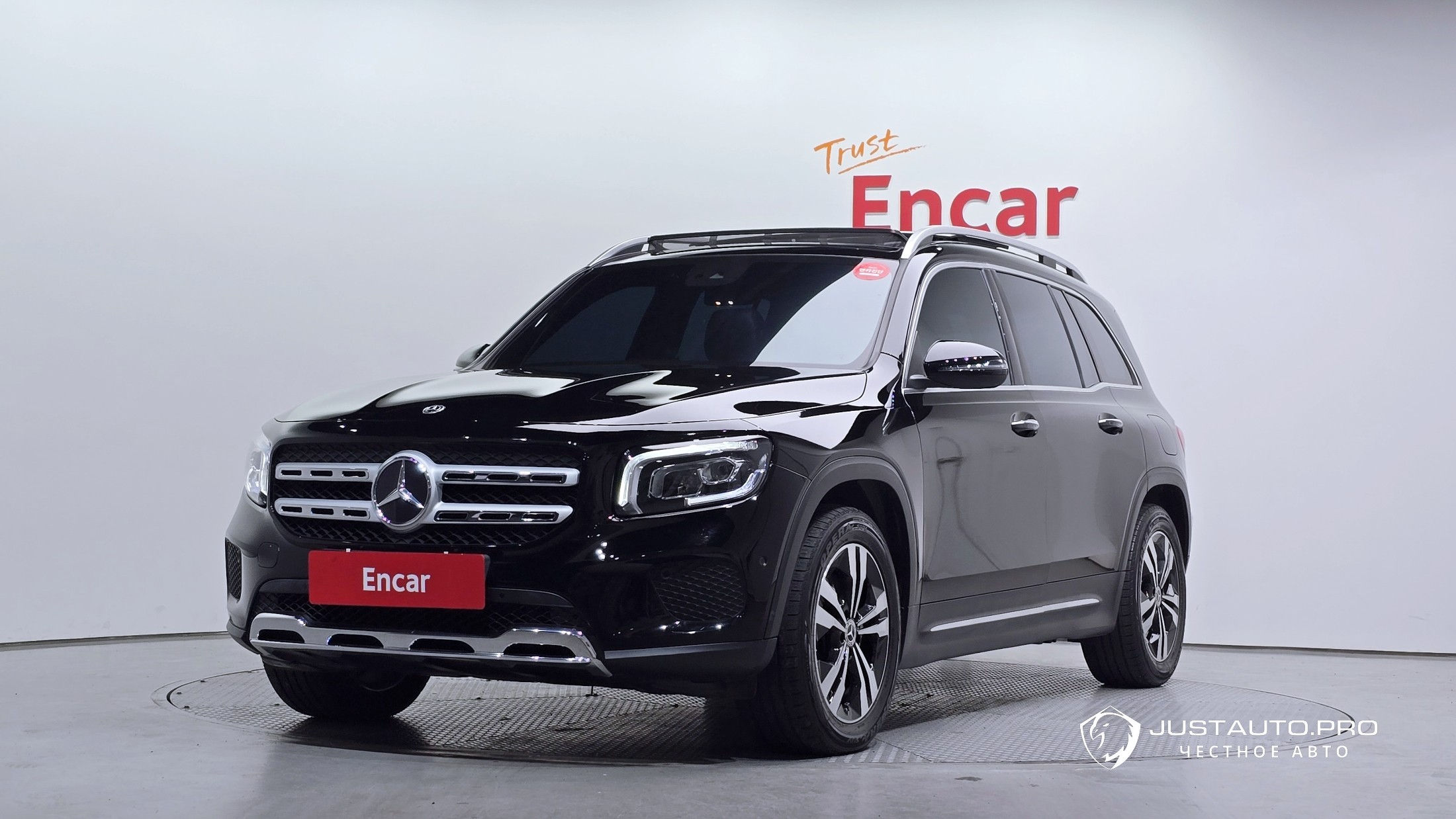 Автомобиль Mercedes-Benz GLB-Class