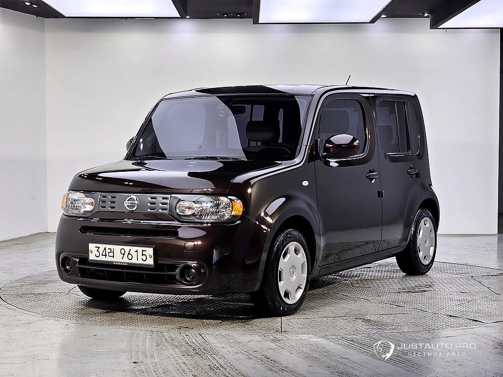 Автомобиль Nissan Cube