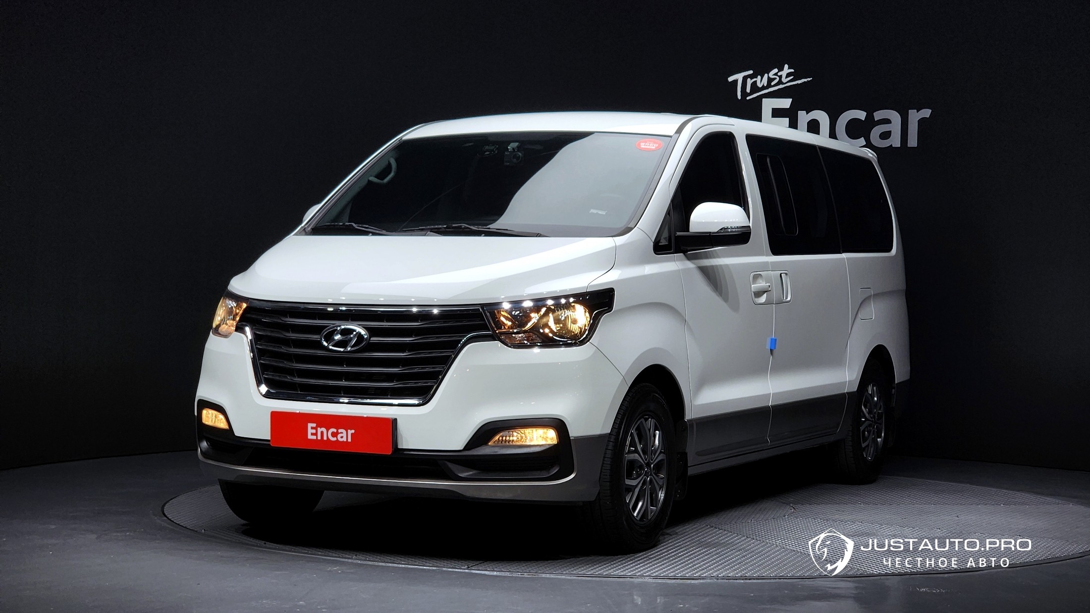 Автомобиль Hyundai Starex