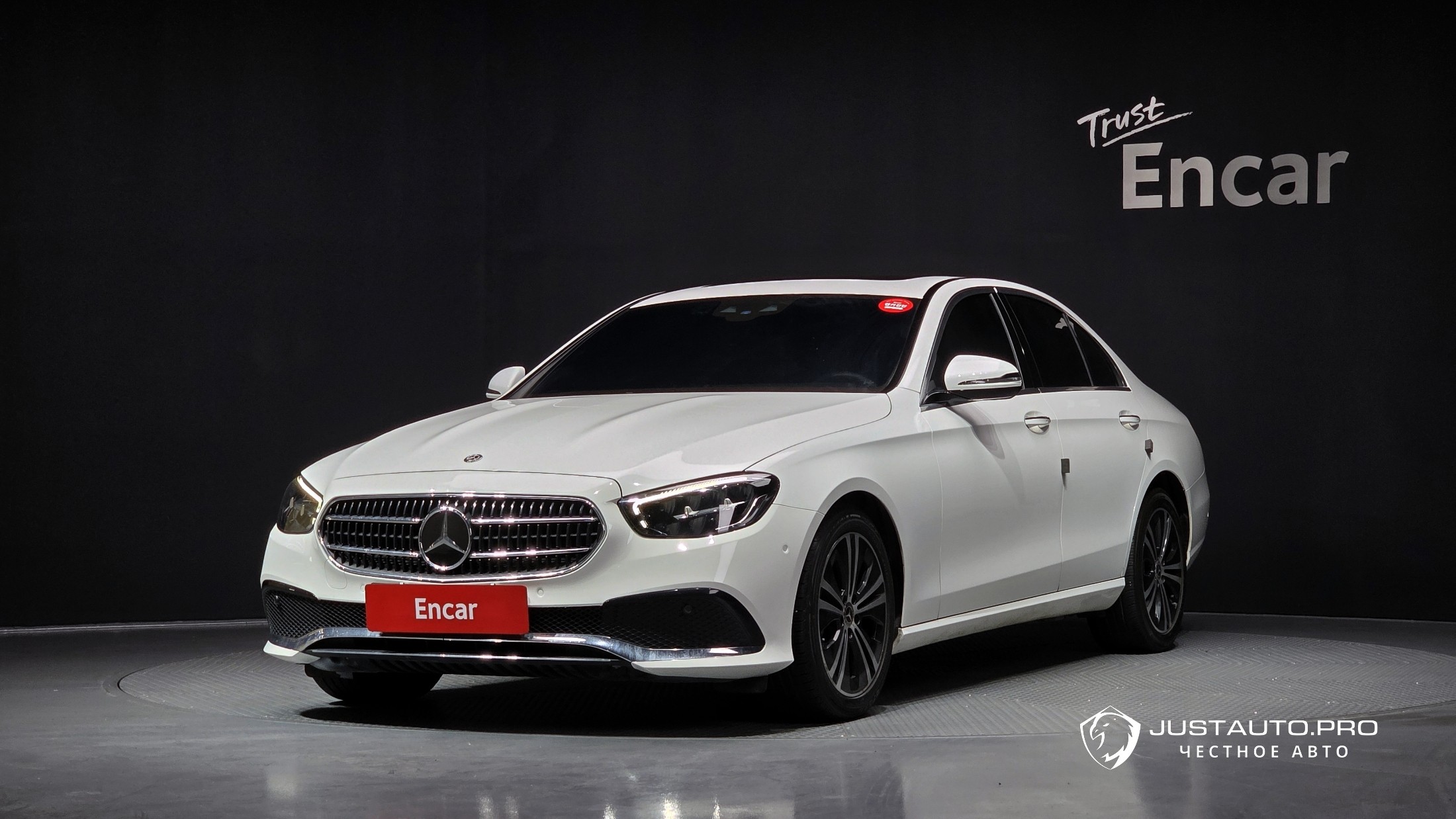 Автомобиль Mercedes-Benz E-Class