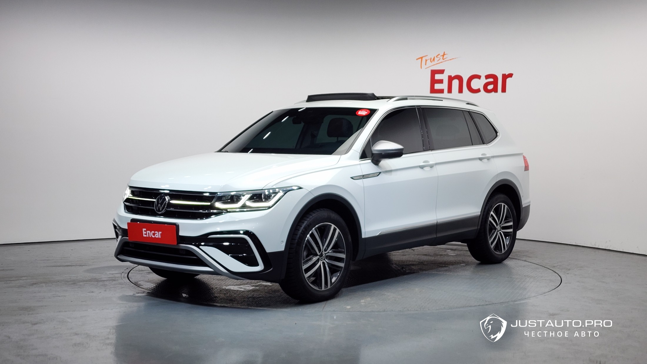 Автомобиль Volkswagen Tiguan