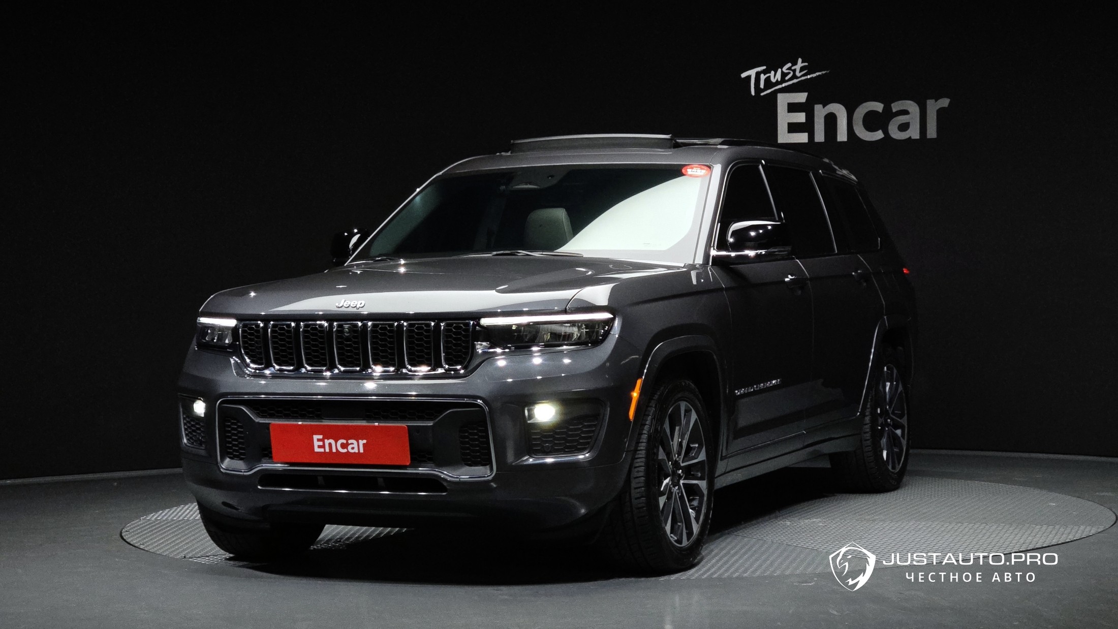 Автомобиль Jeep Cherokee