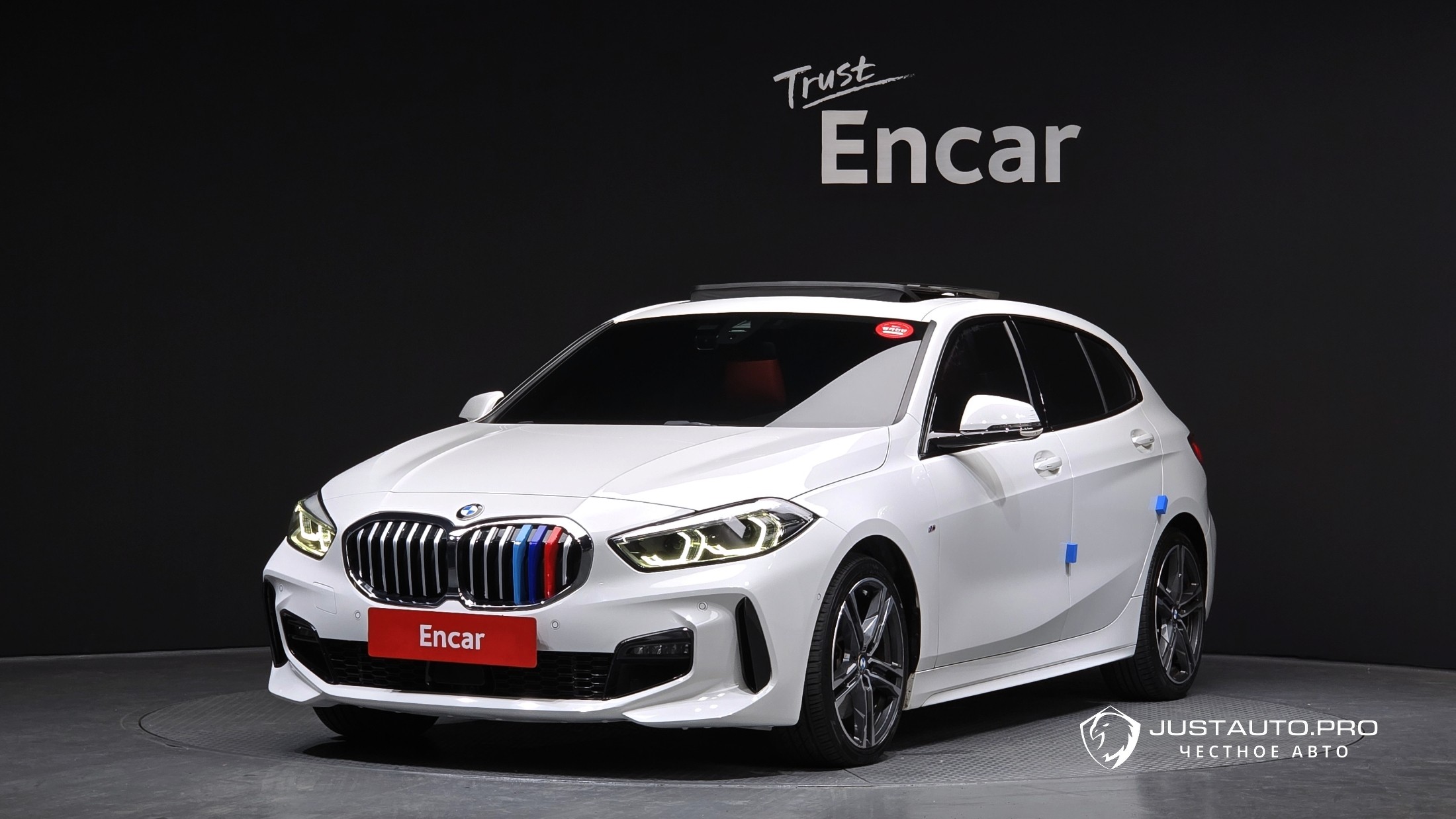 Автомобиль BMW 1-Series