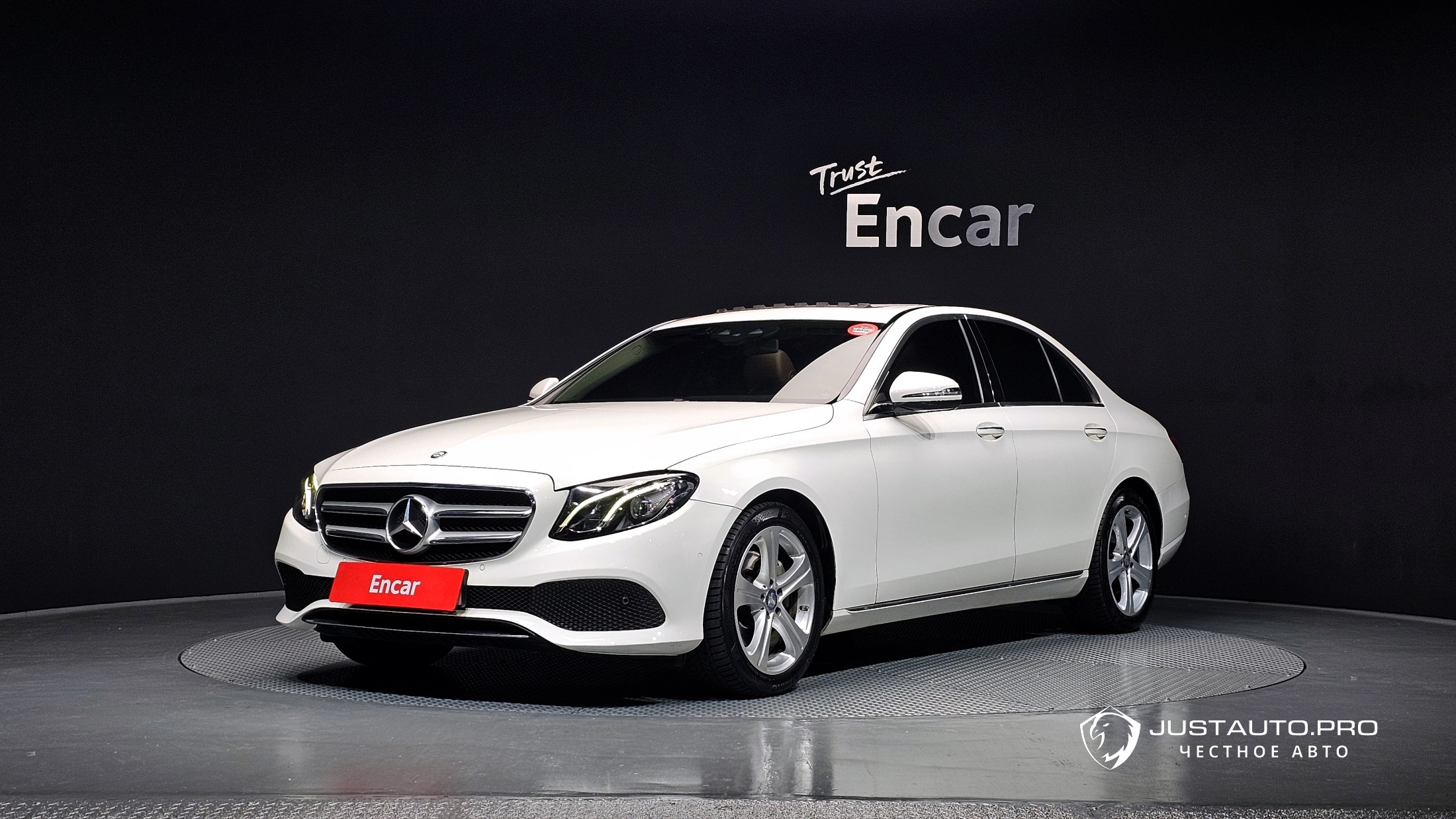 Автомобиль Mercedes-Benz E-Class
