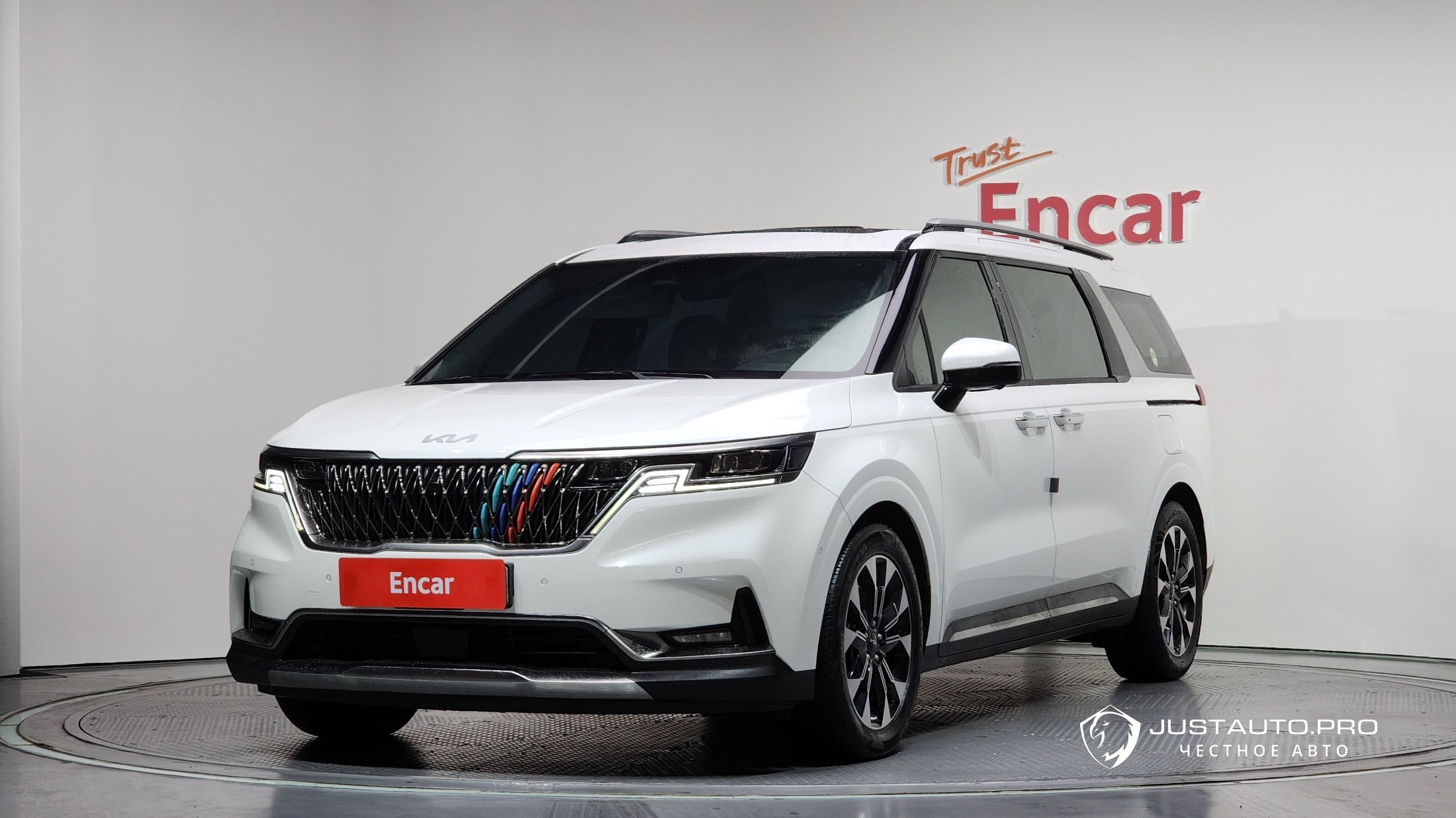 Автомобиль Kia Canival