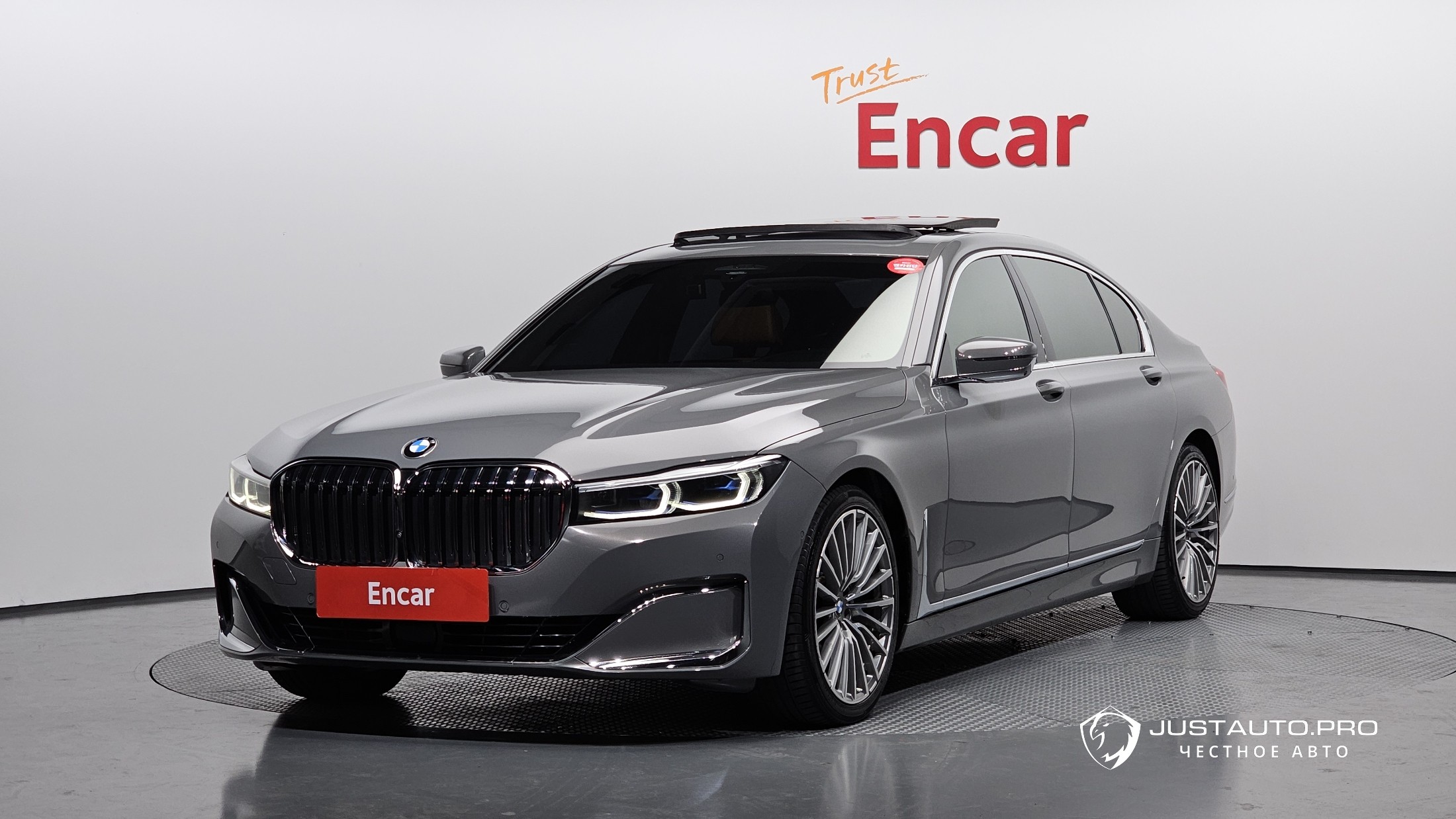 Автомобиль BMW 7-Series