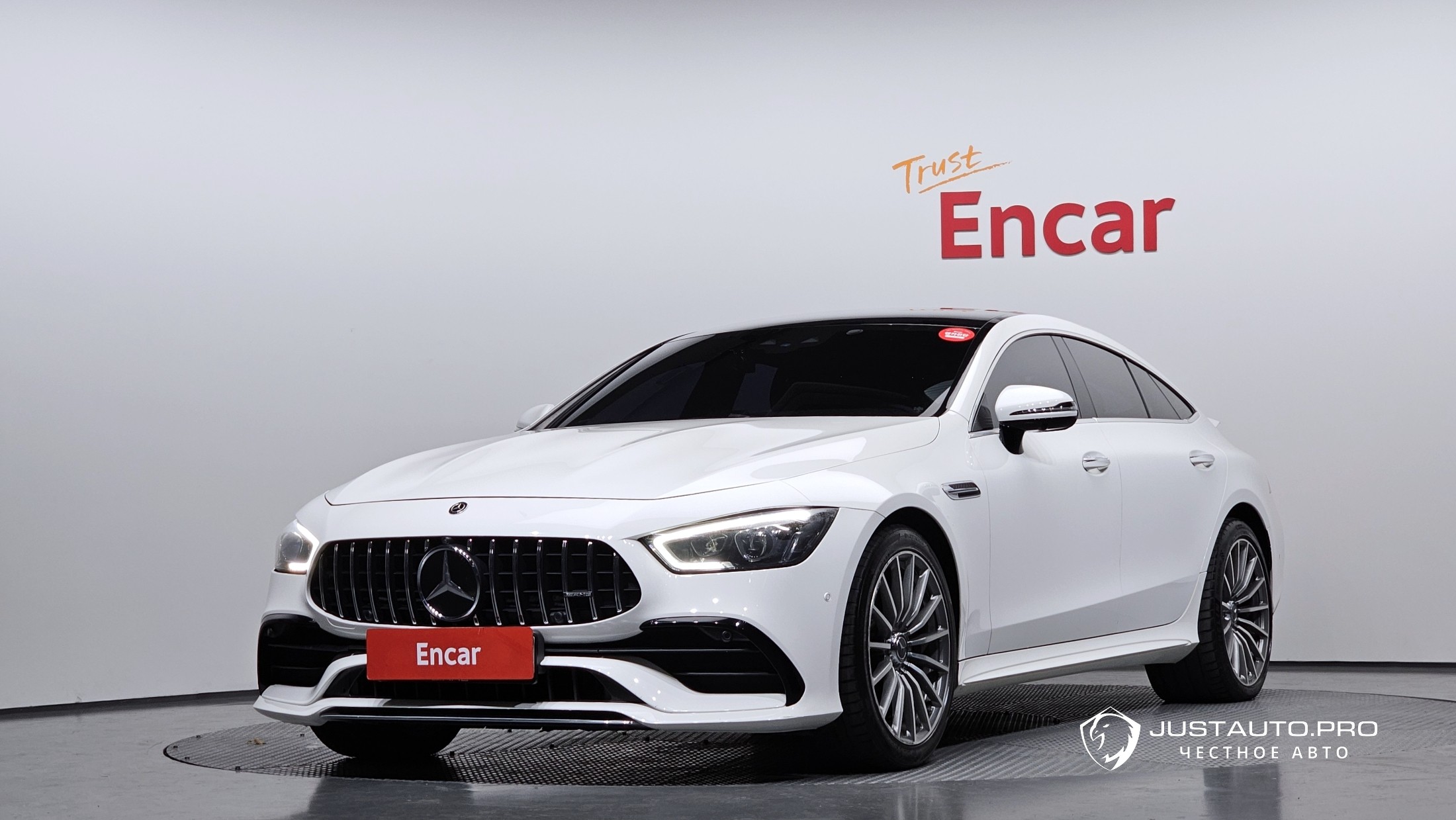 Автомобиль Mercedes-Benz AMG GT