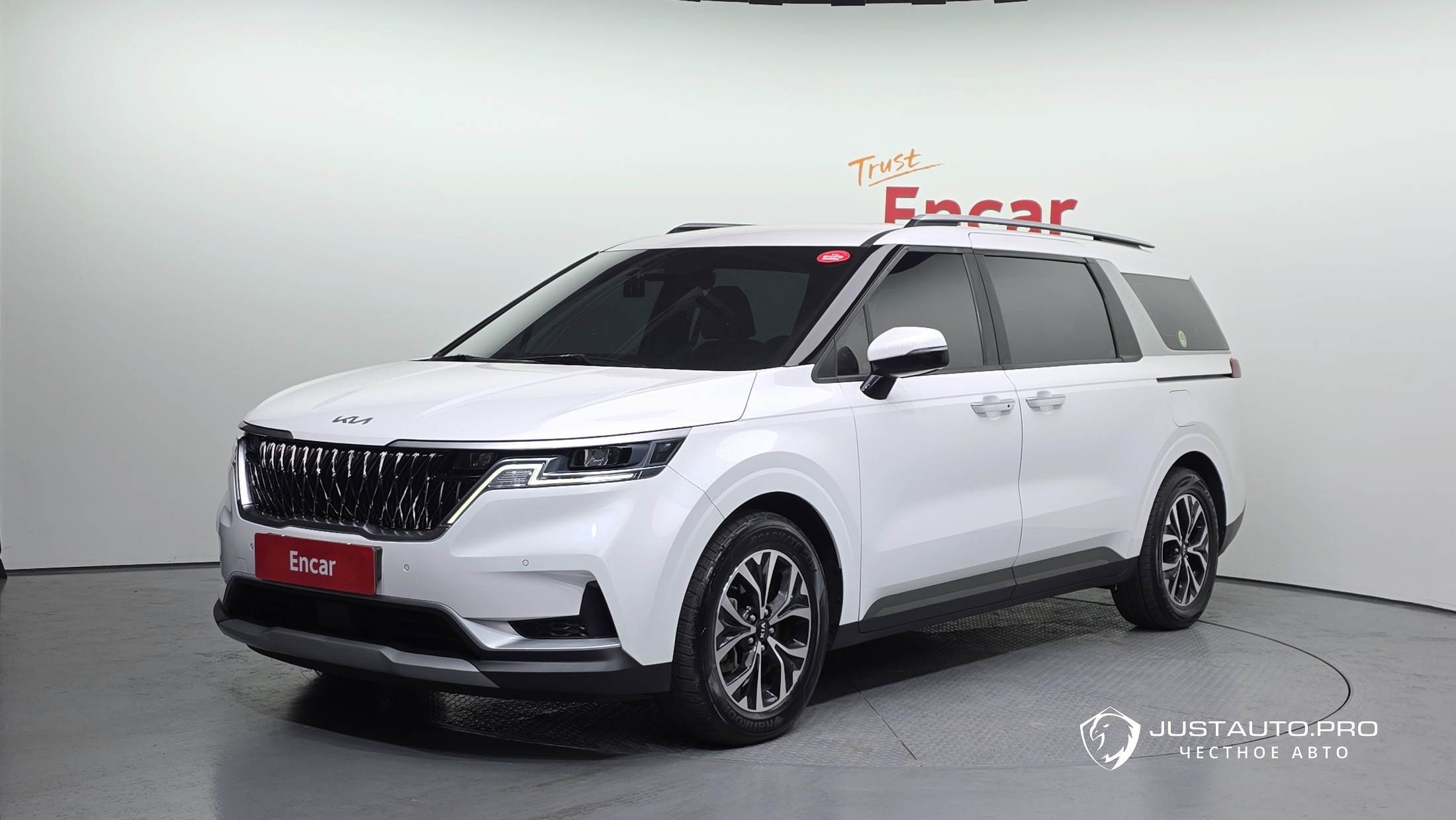 Автомобиль Kia Canival