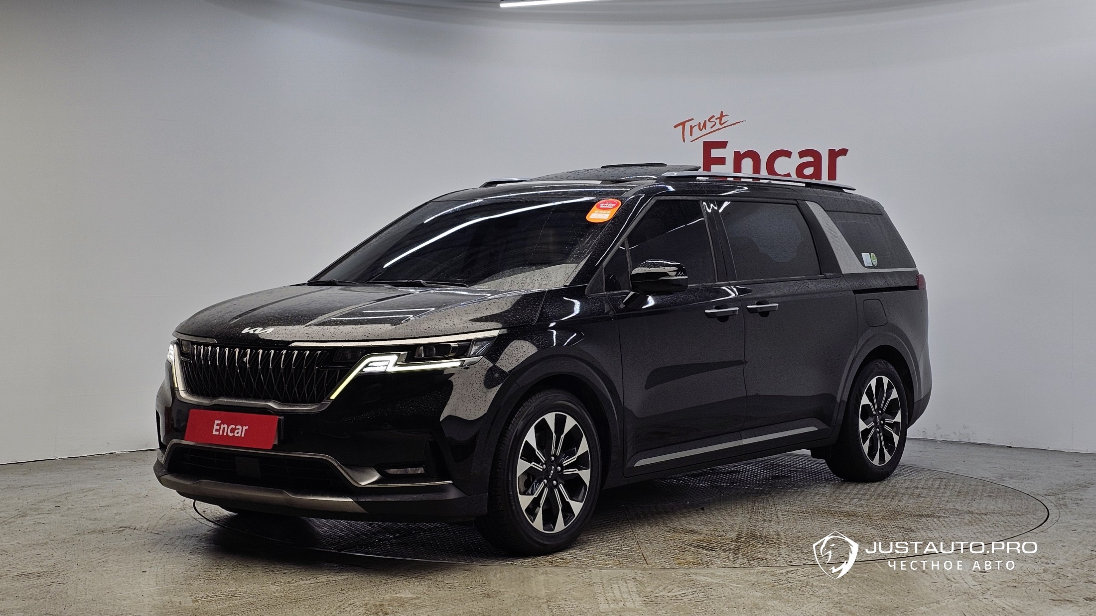 Автомобиль Kia Canival