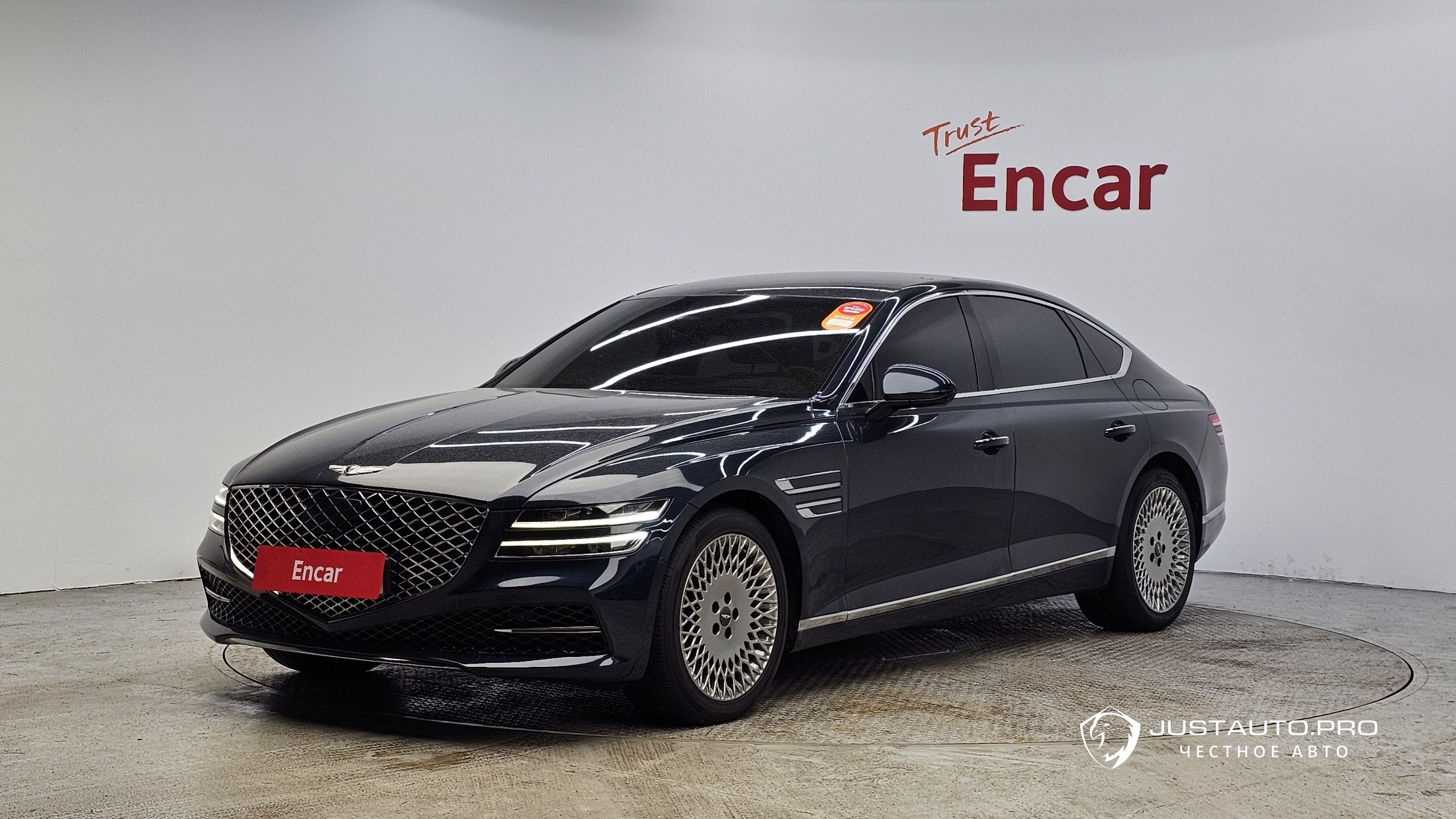 Автомобиль Genesis G80