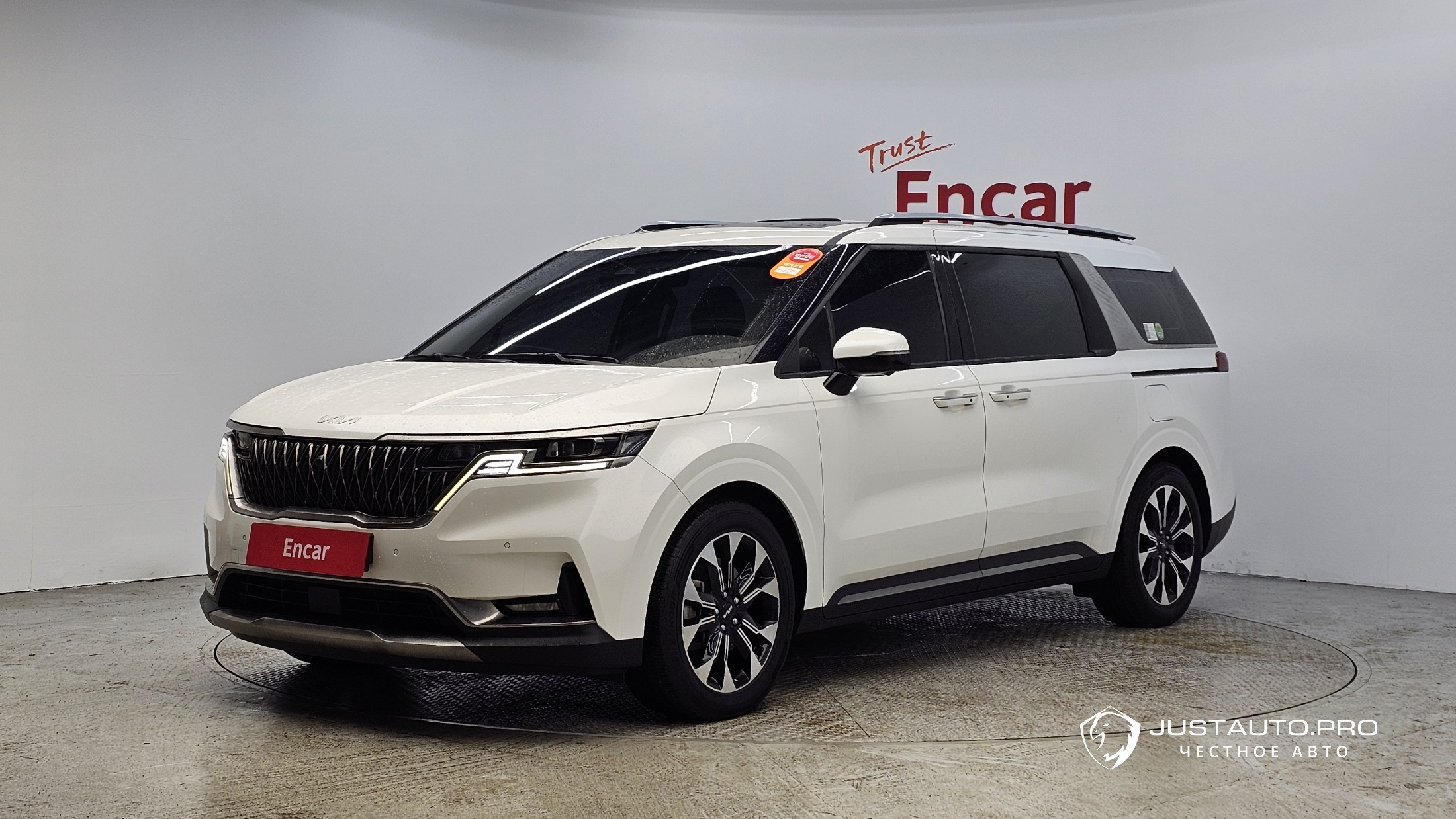 Автомобиль Kia Canival