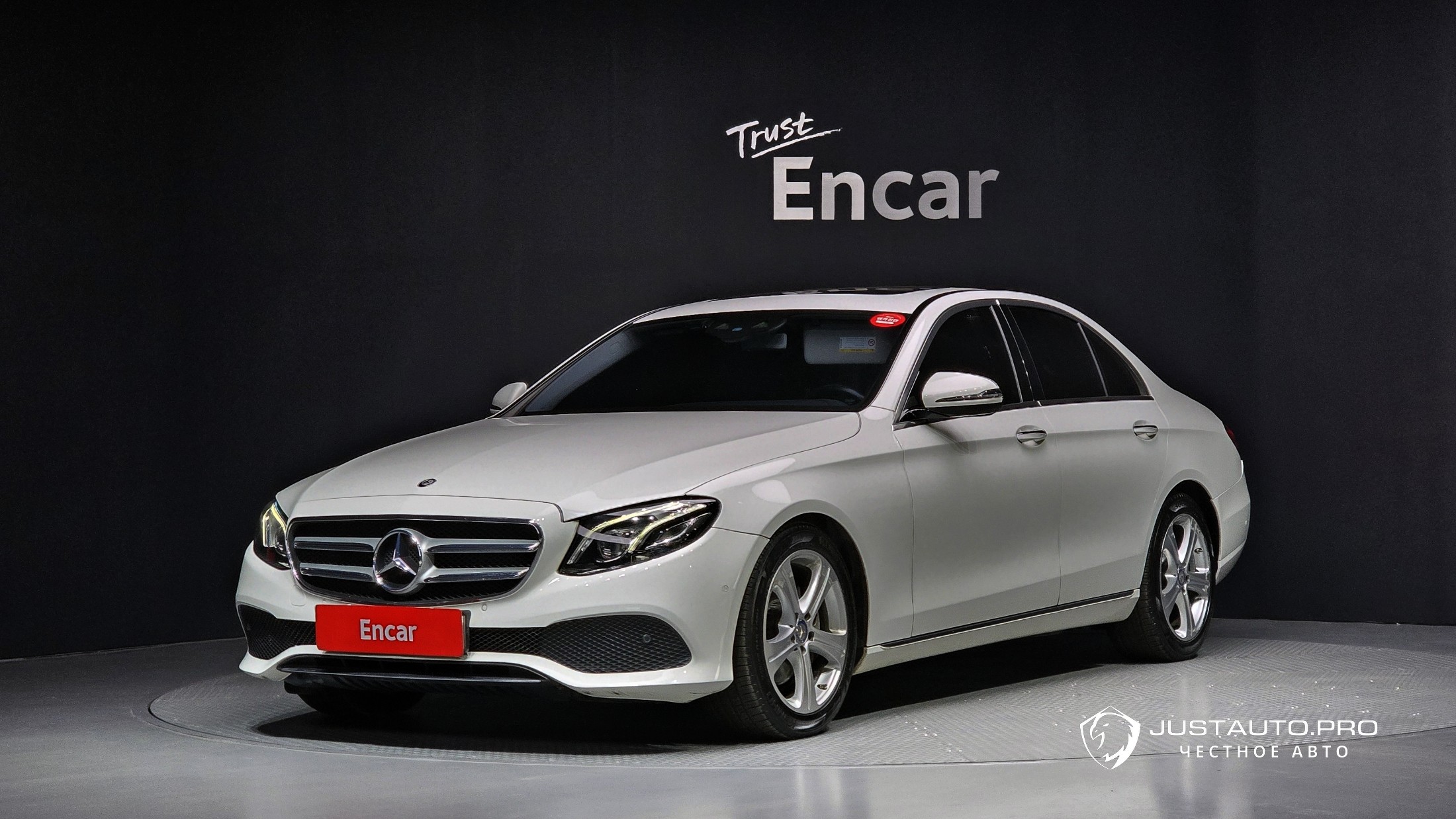 Автомобиль Mercedes-Benz E-Class