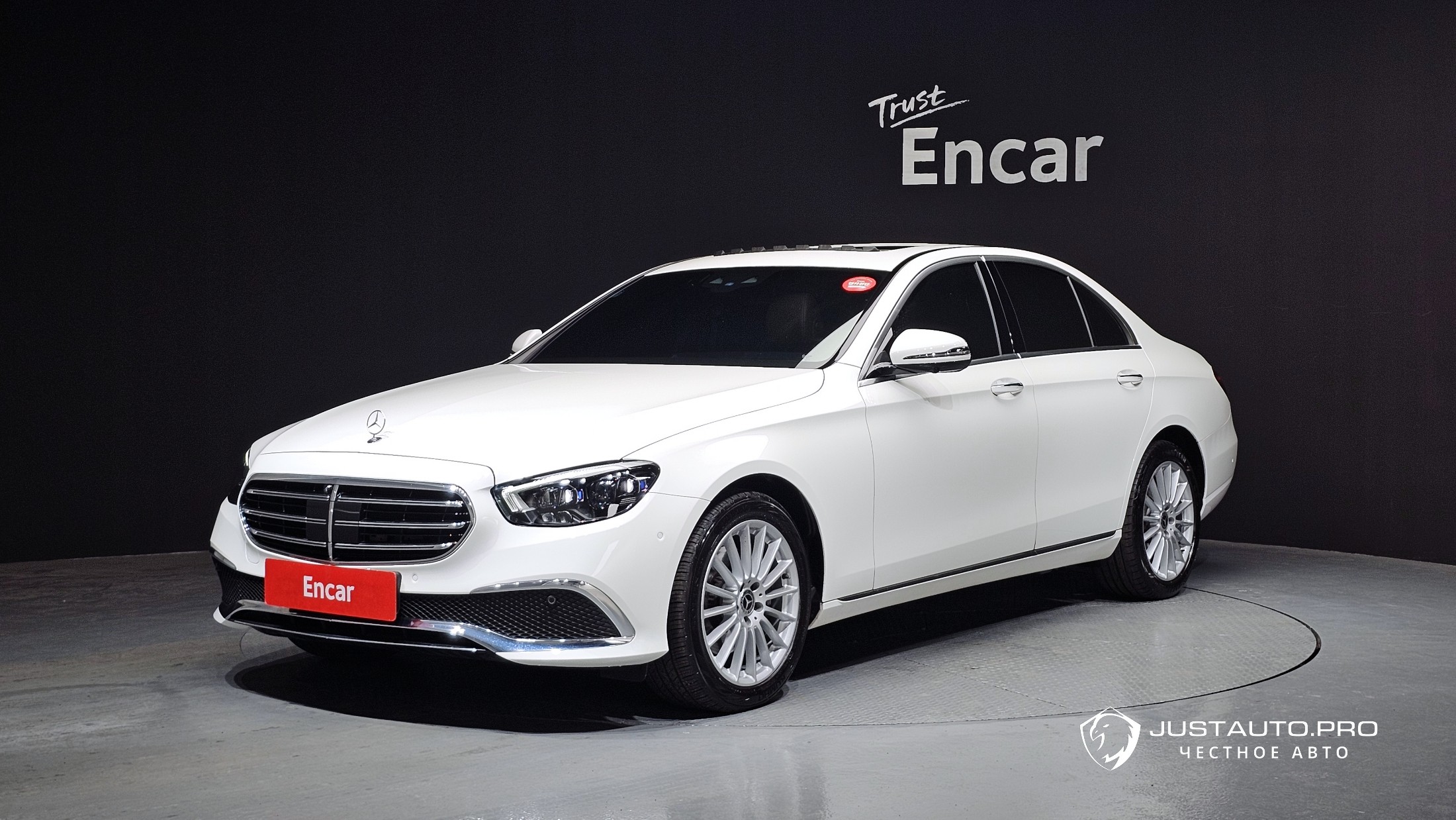 Автомобиль Mercedes-Benz E-Class