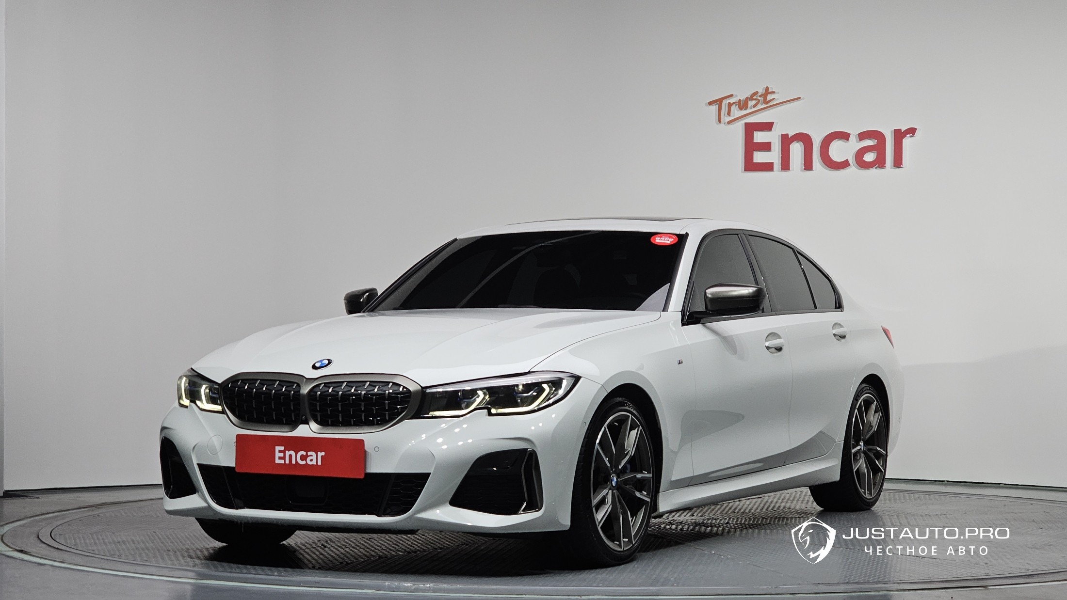 Автомобиль BMW 3-Series