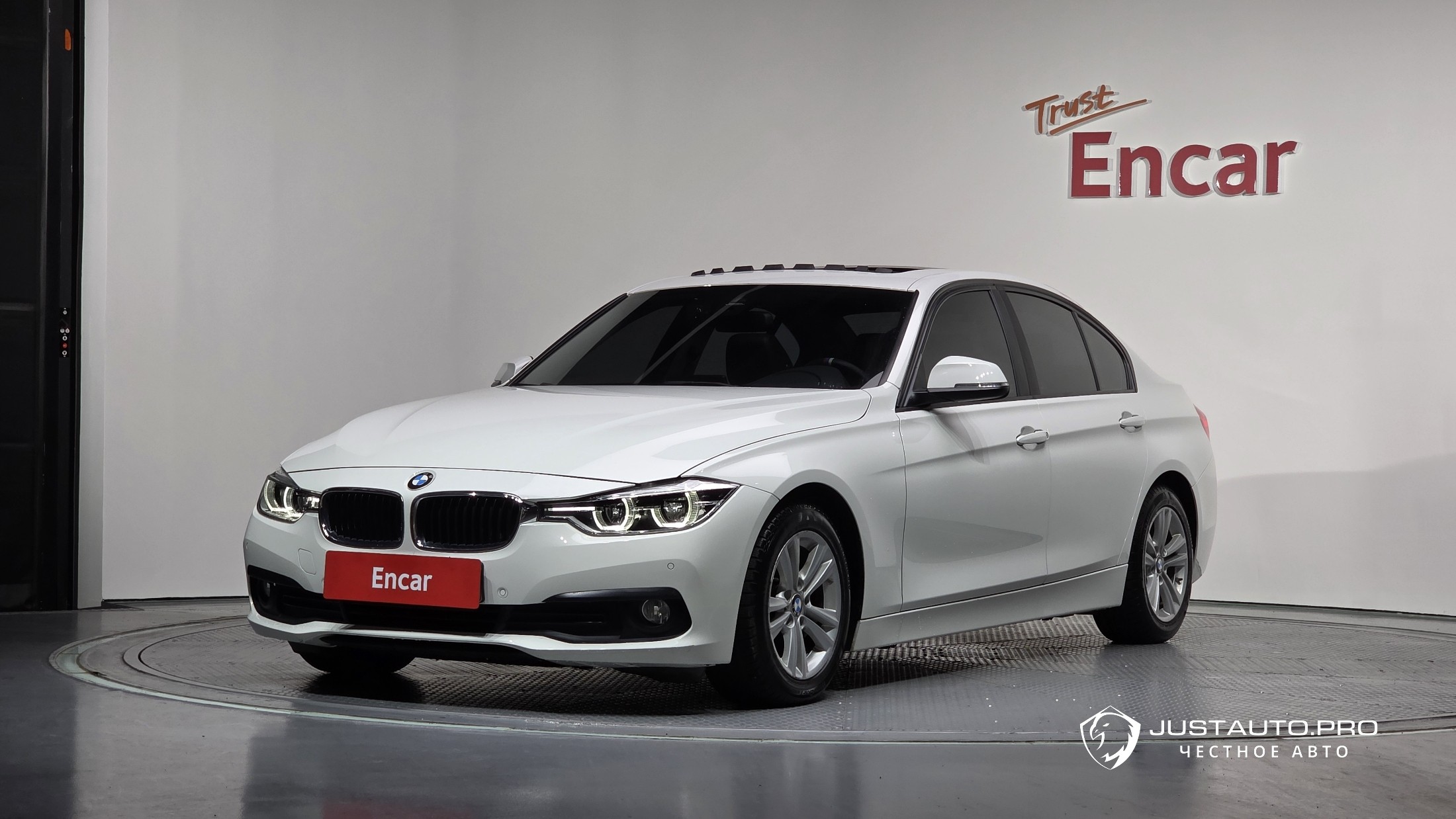 Автомобиль BMW 3-Series