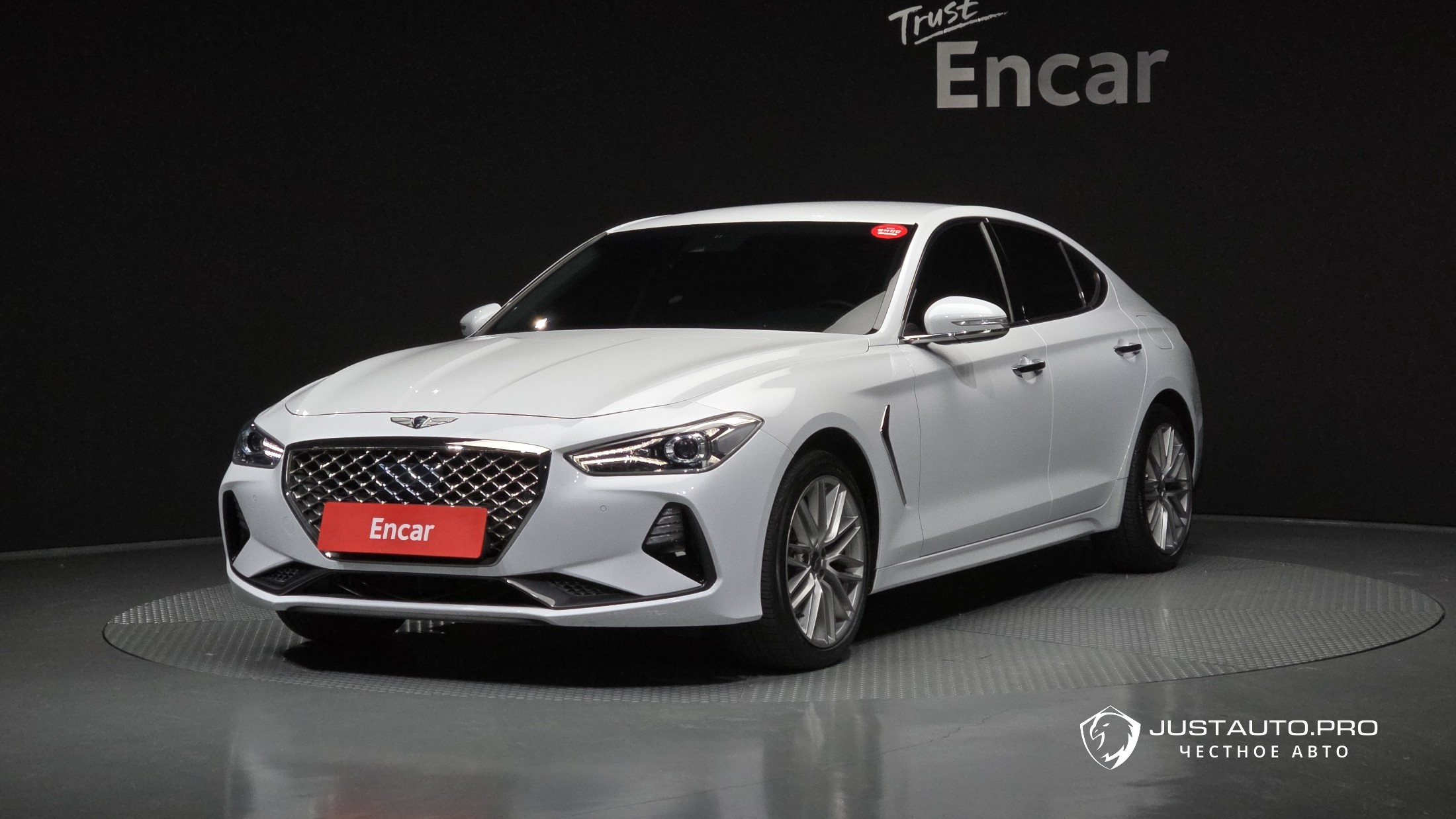 Автомобиль Genesis G70