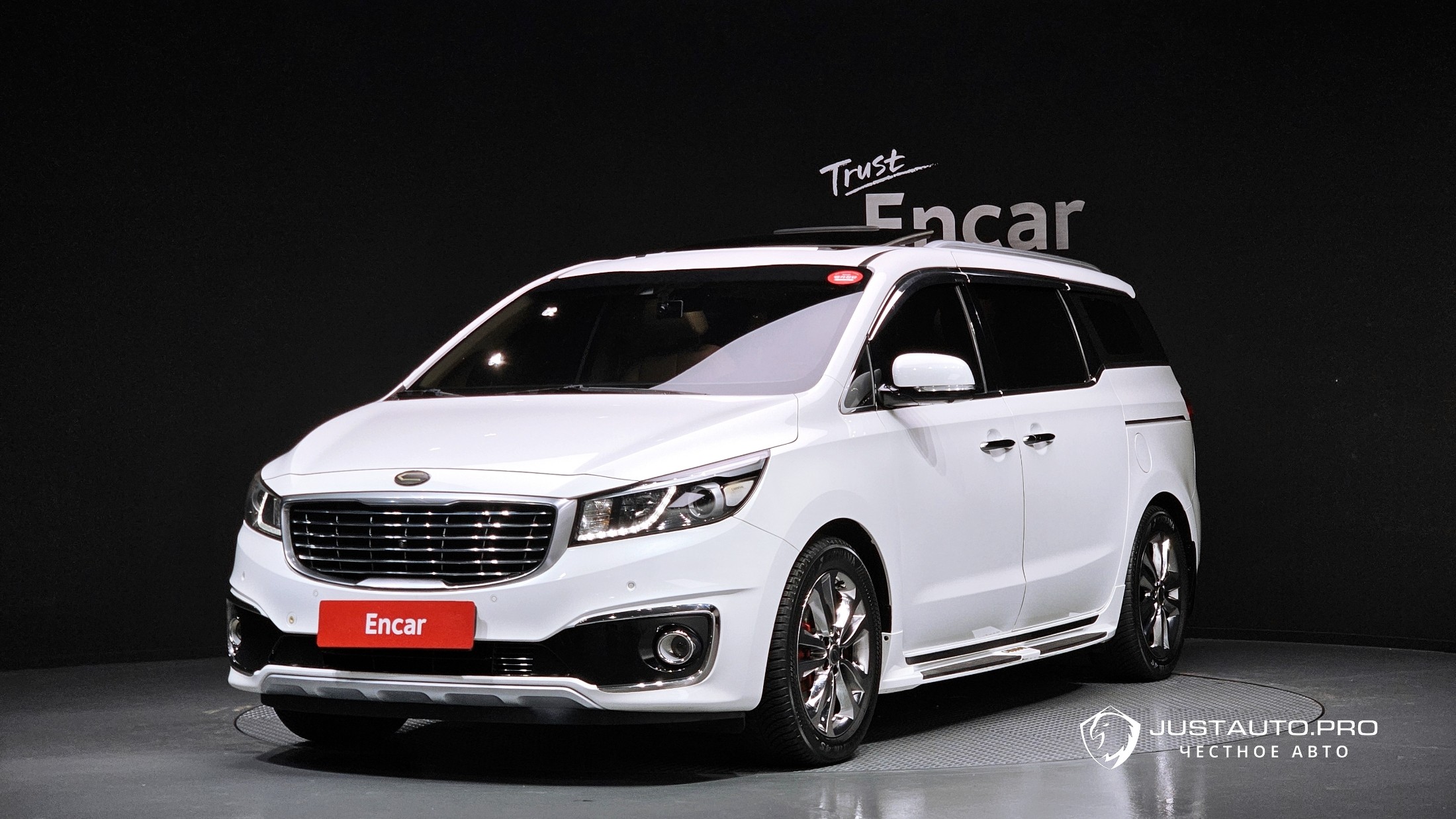 Автомобиль Kia Canival