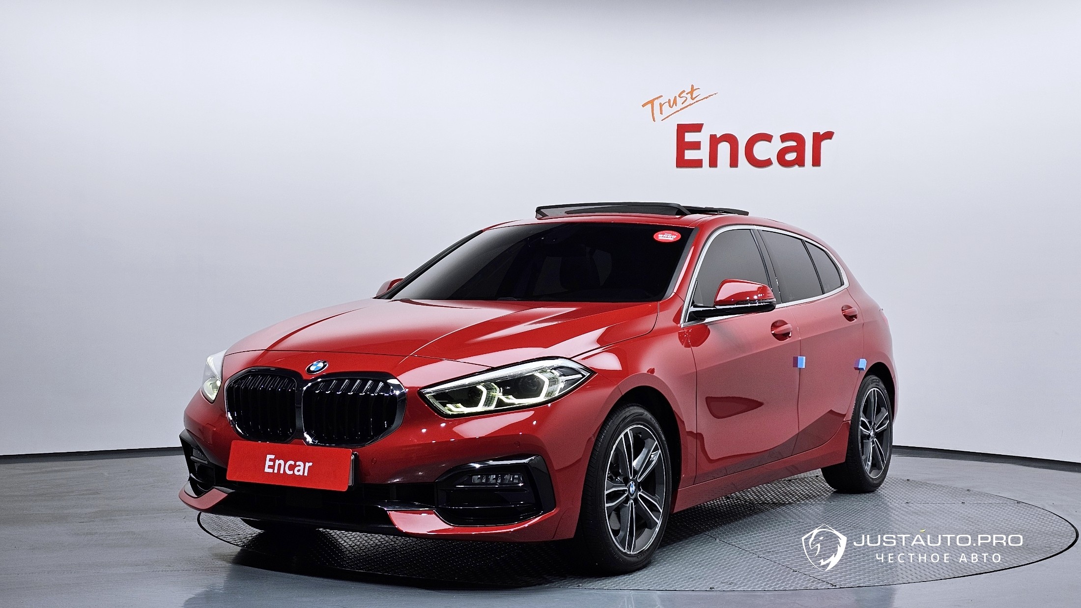 Автомобиль BMW 1-Series