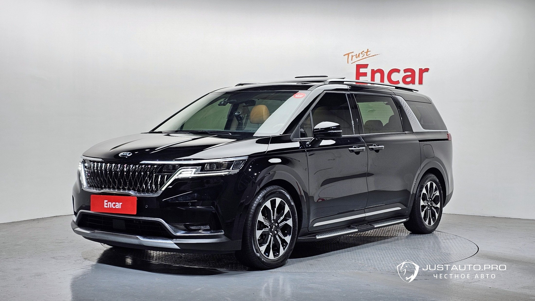 Автомобиль Kia Canival