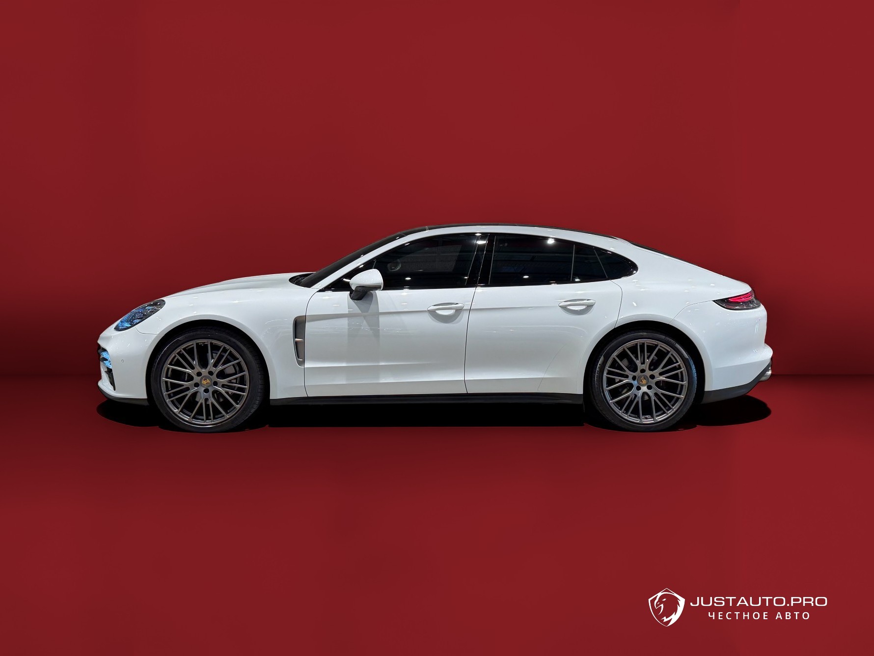 Автомобиль Porsche Panamera