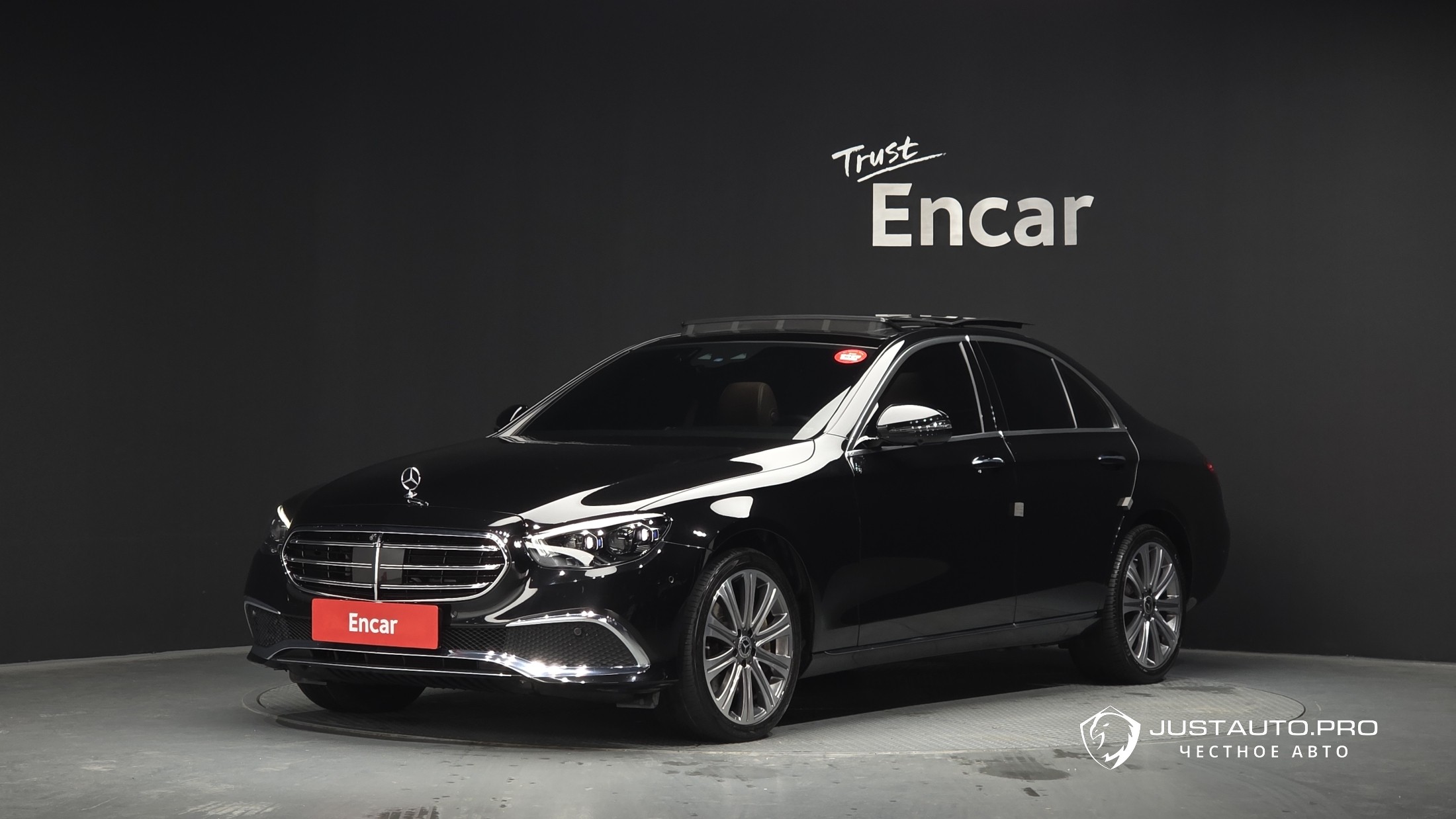 Автомобиль Mercedes-Benz E-Class