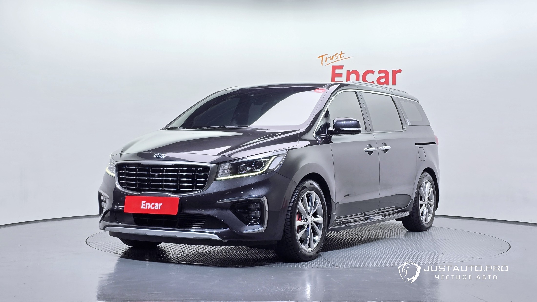 Автомобиль Kia Canival