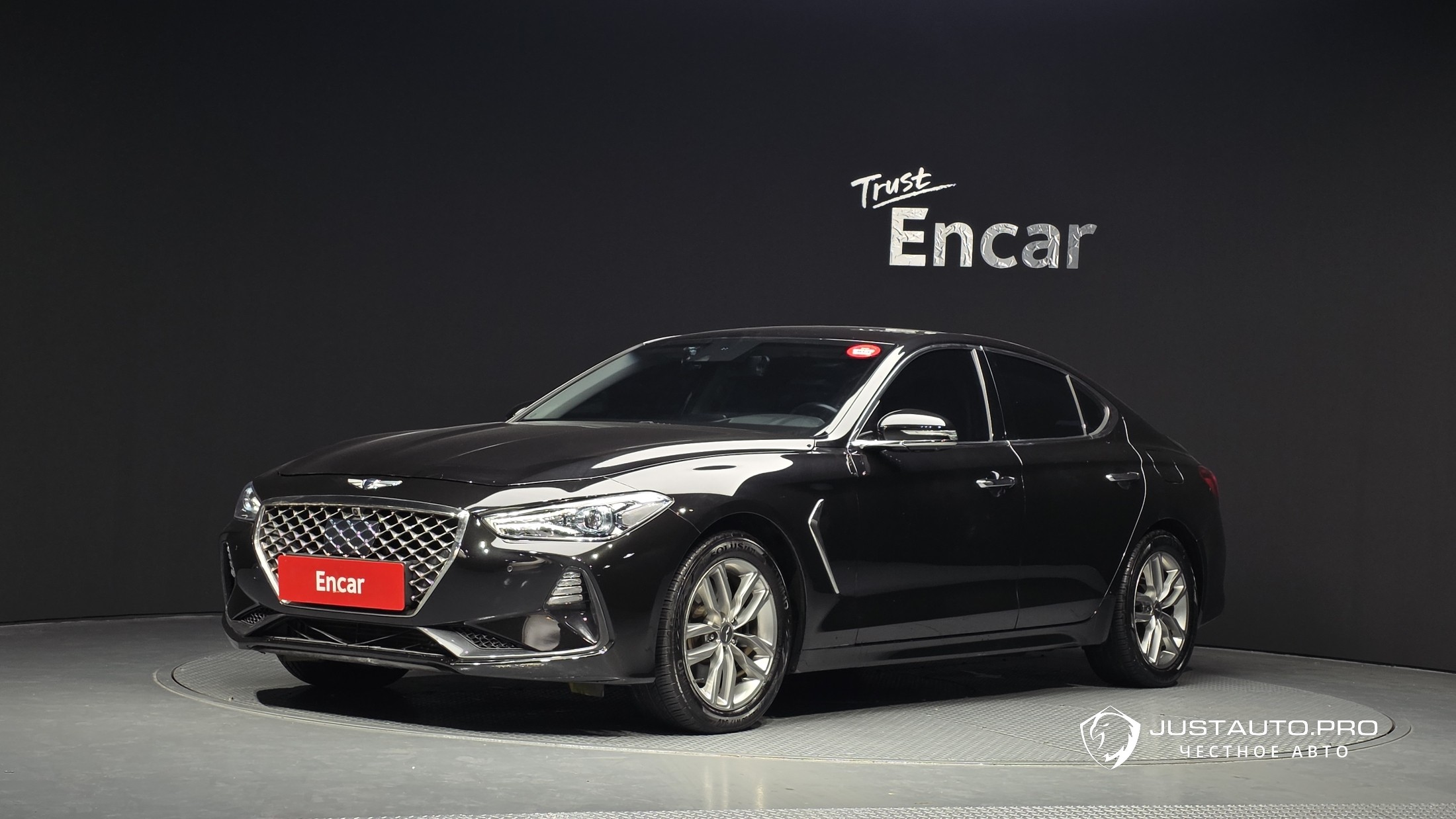 Автомобиль Genesis G70