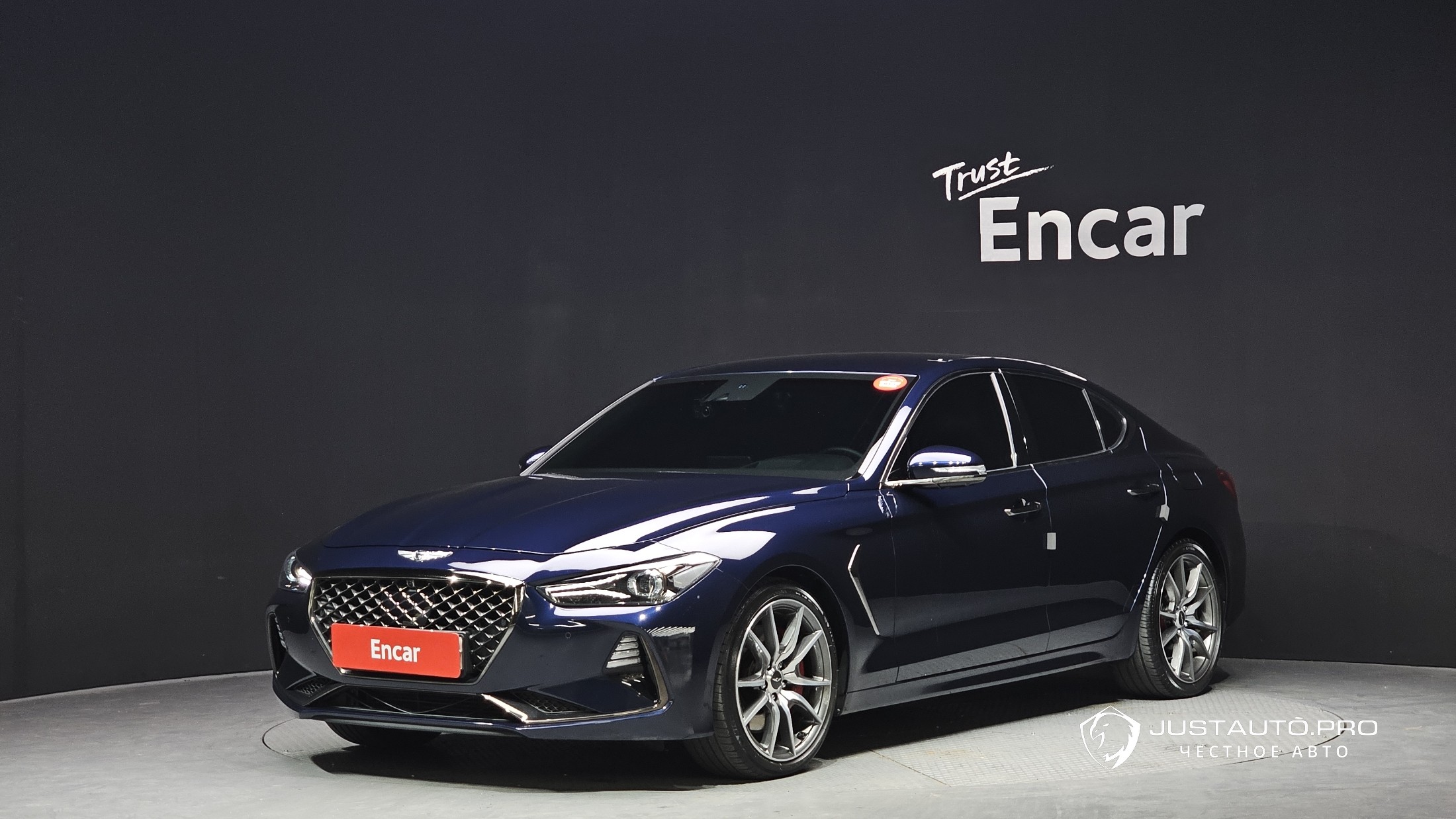 Автомобиль Genesis G70