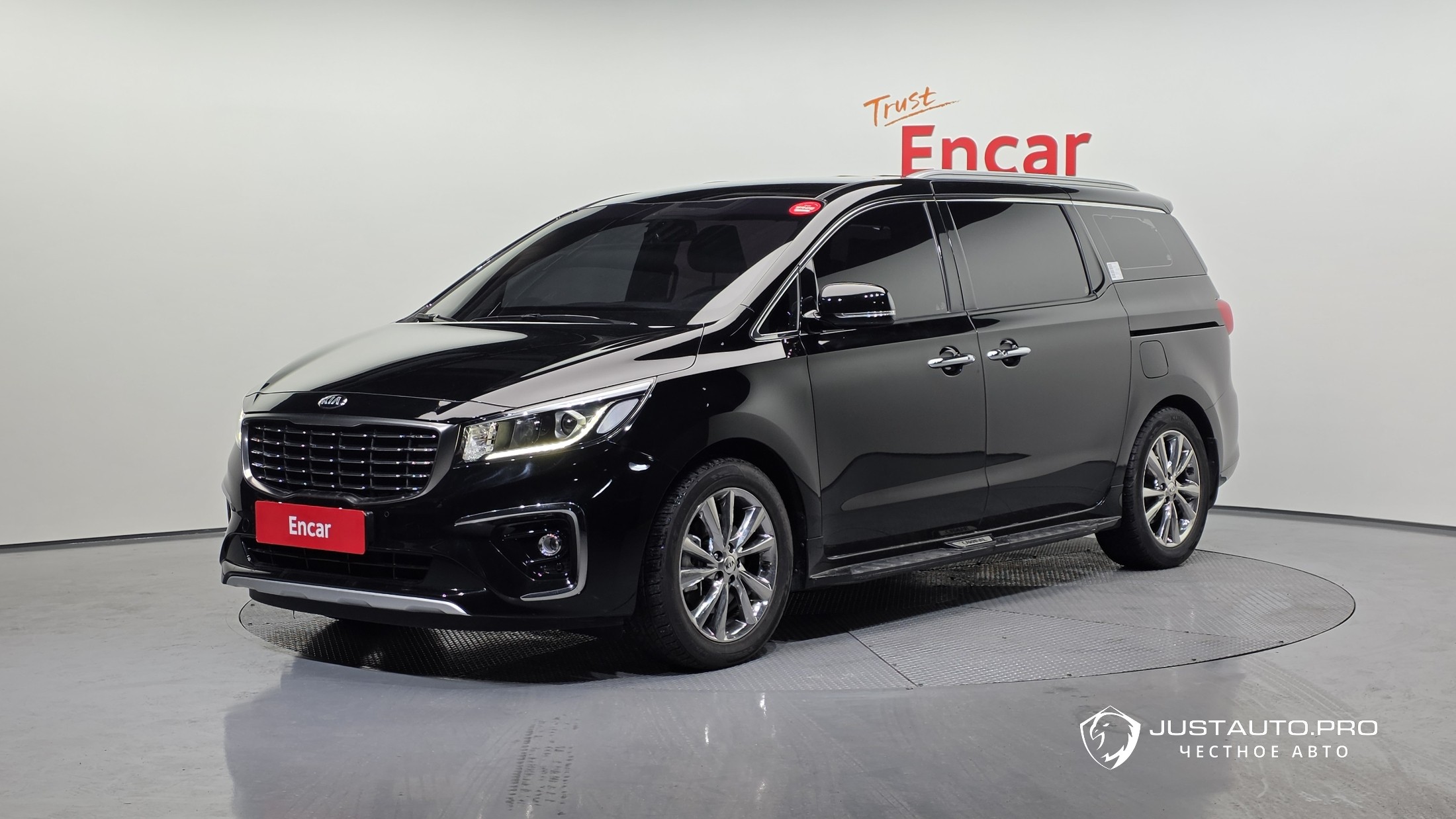 Автомобиль Kia Canival