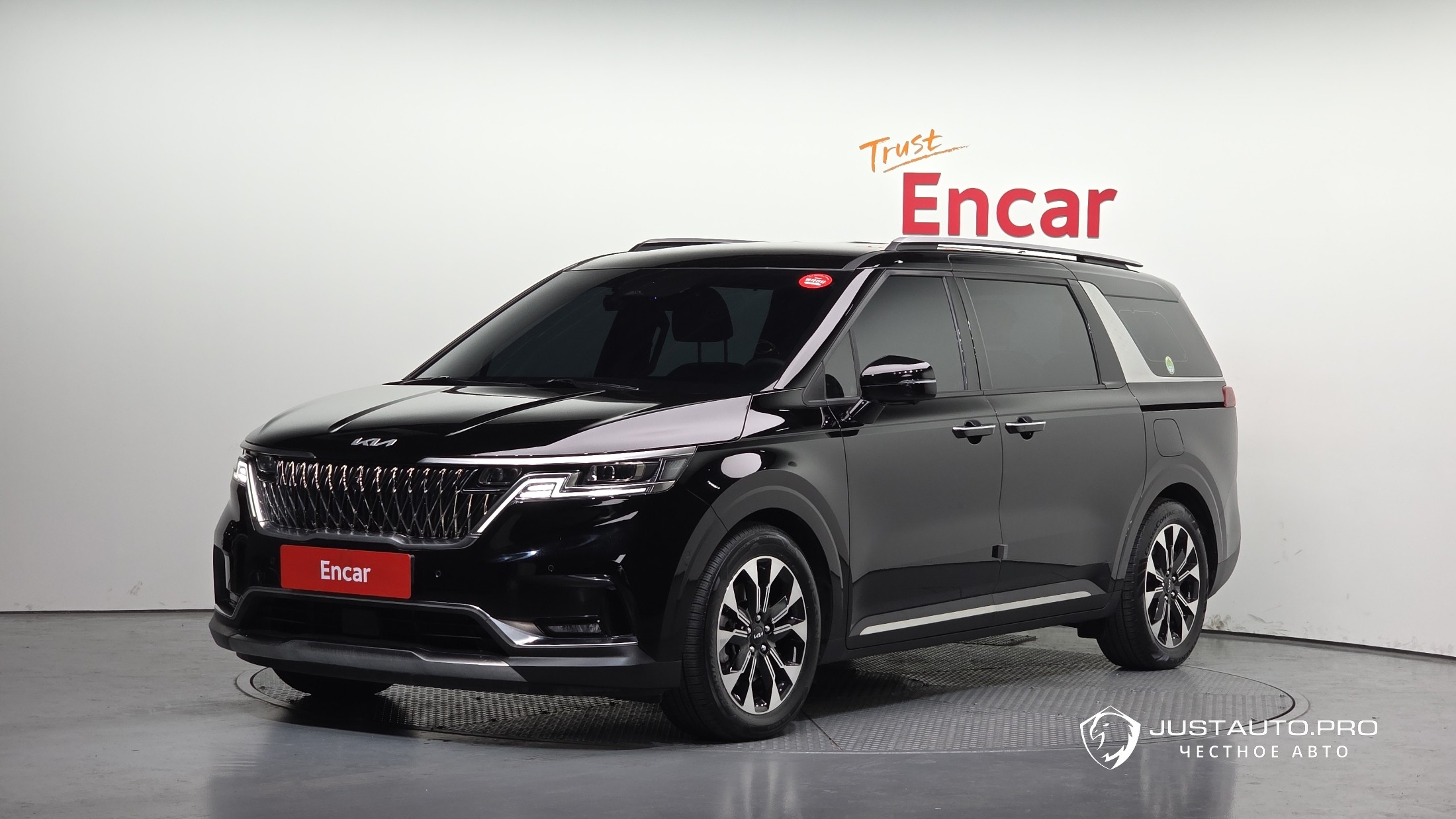 Автомобиль Kia Canival