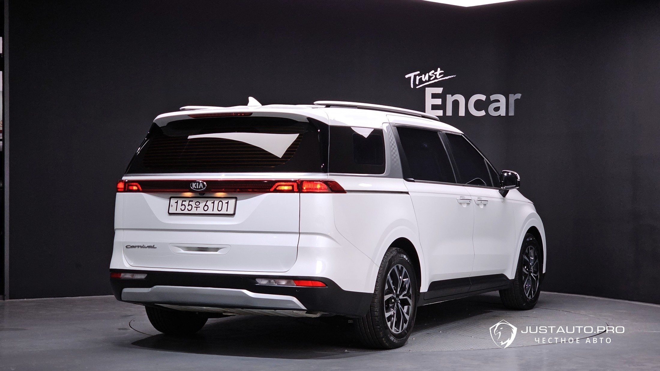 Автомобиль Kia Canival