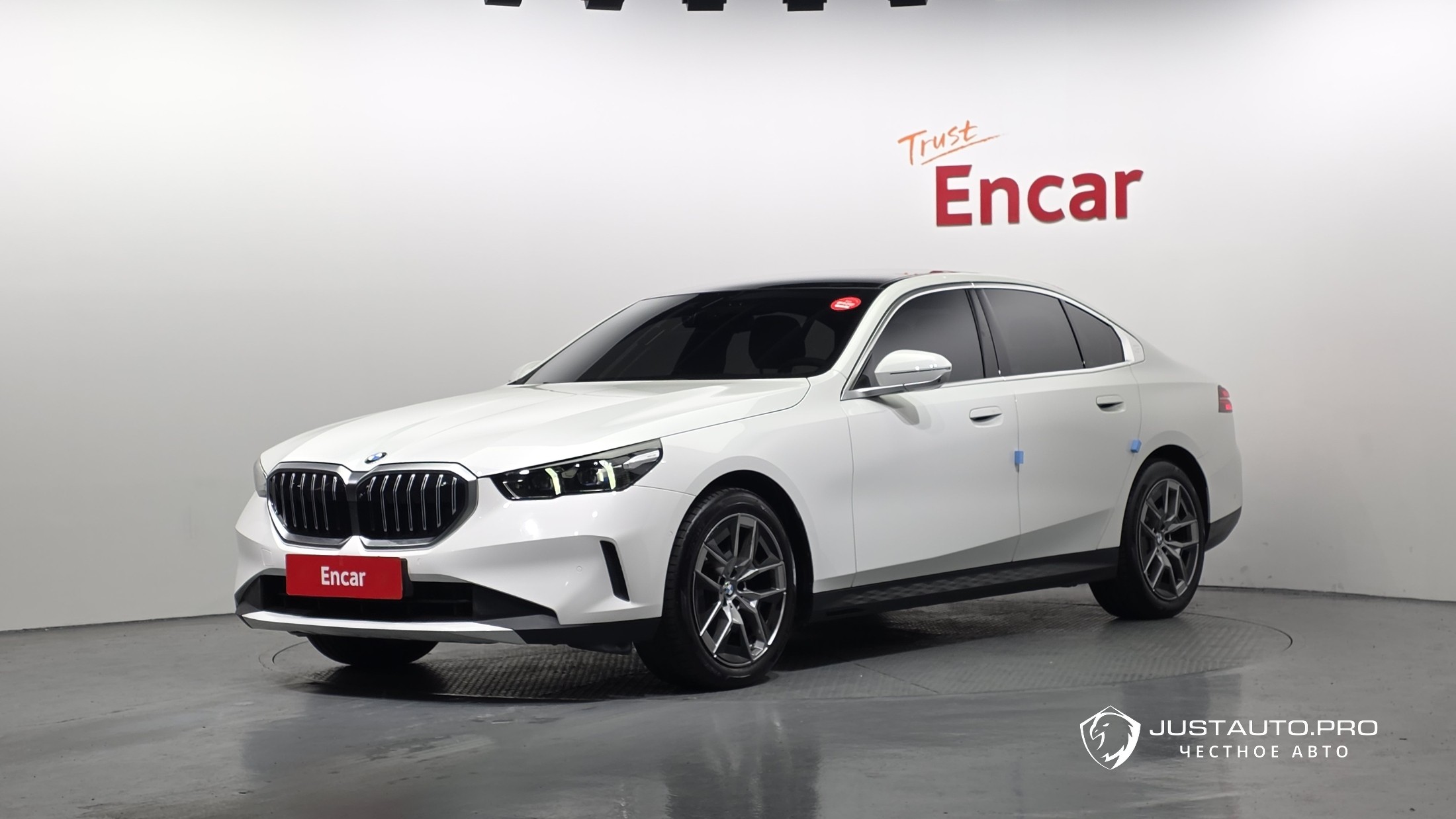 Автомобиль BMW 5-Series