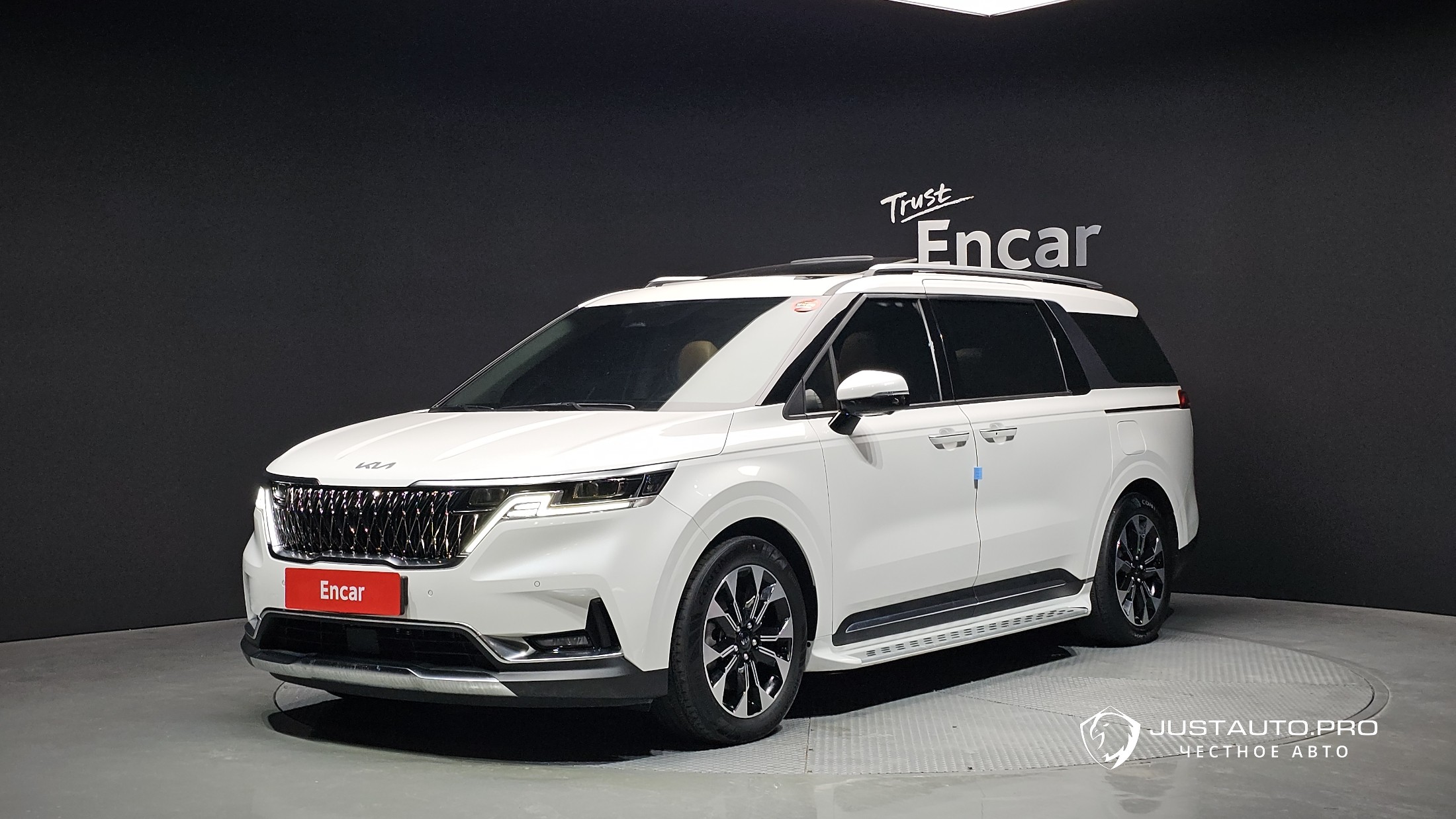 Автомобиль Kia Canival