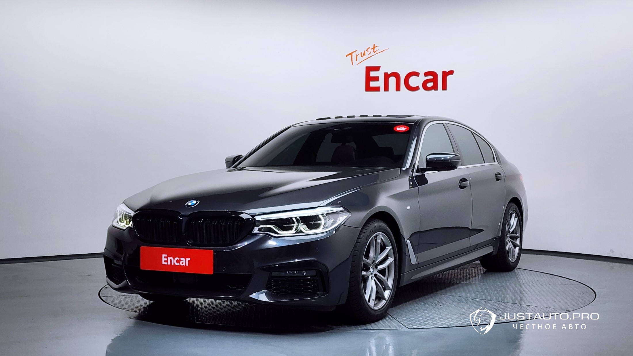 Автомобиль BMW 5-Series