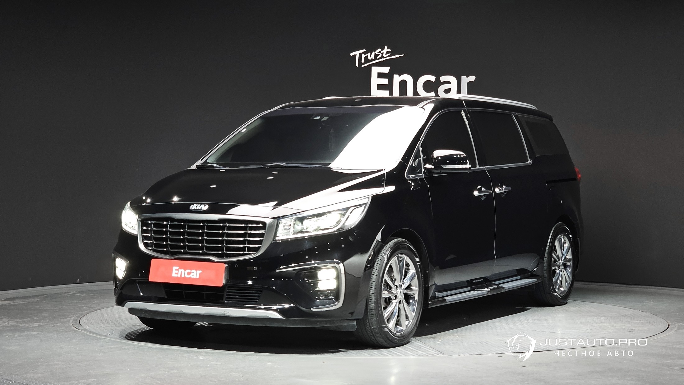 Автомобиль Kia Canival