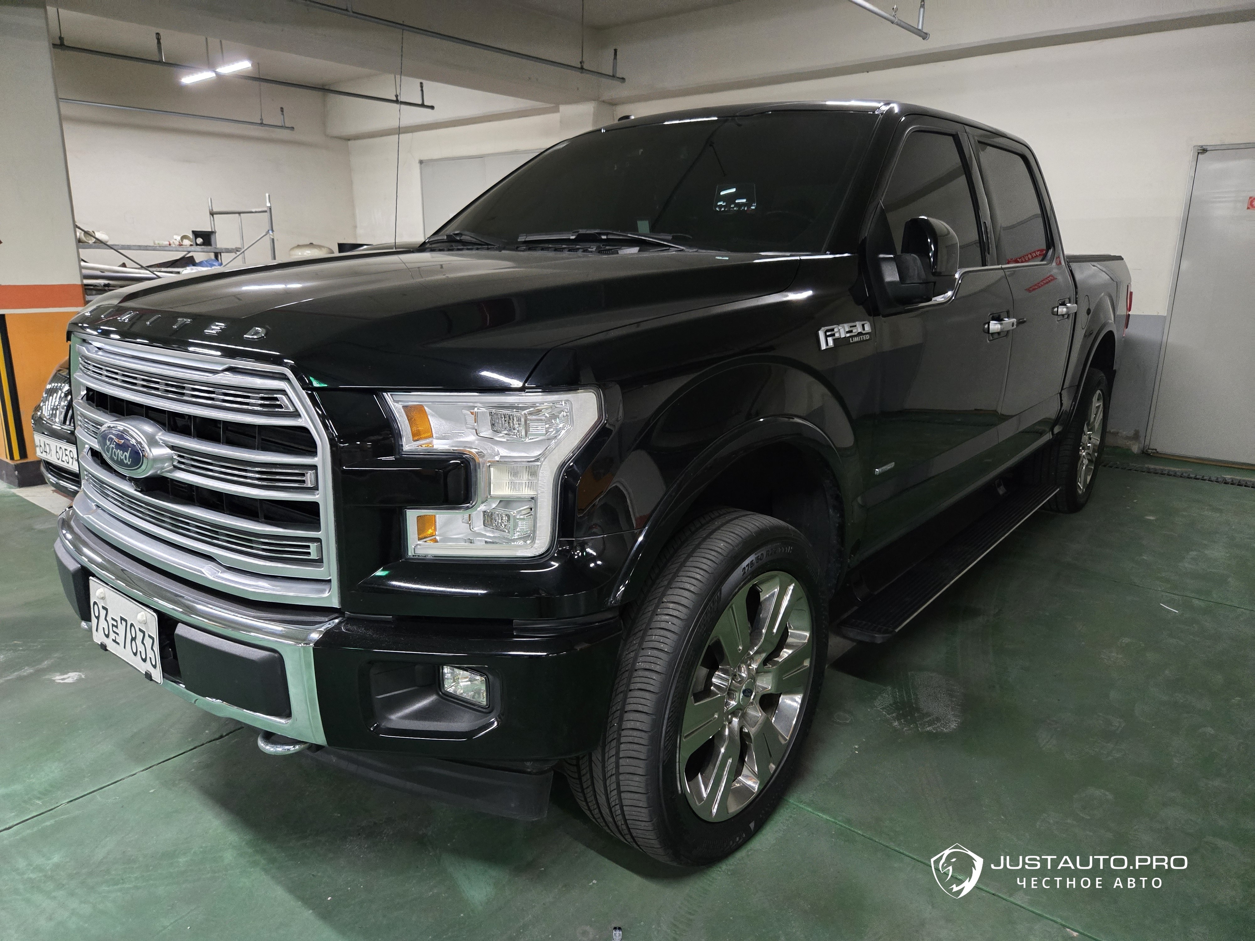 Автомобиль Ford F150