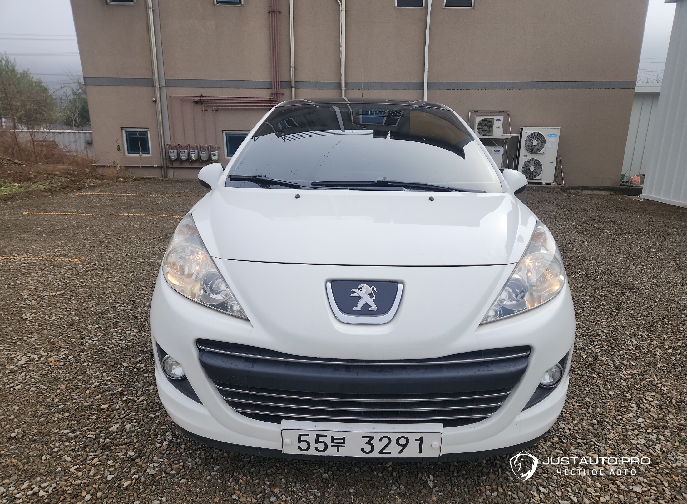 Автомобиль Peugeot 207