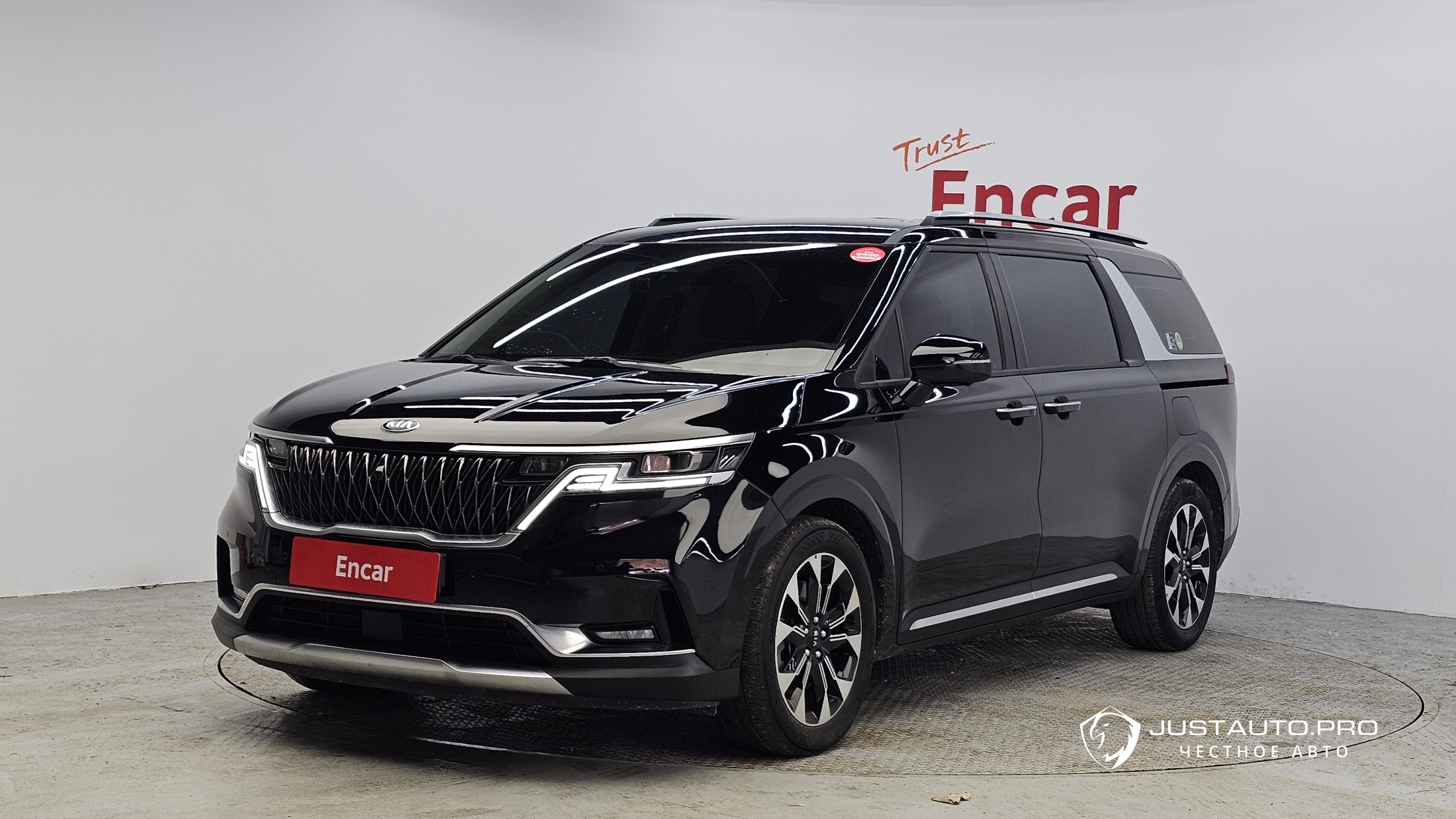 Автомобиль Kia Canival