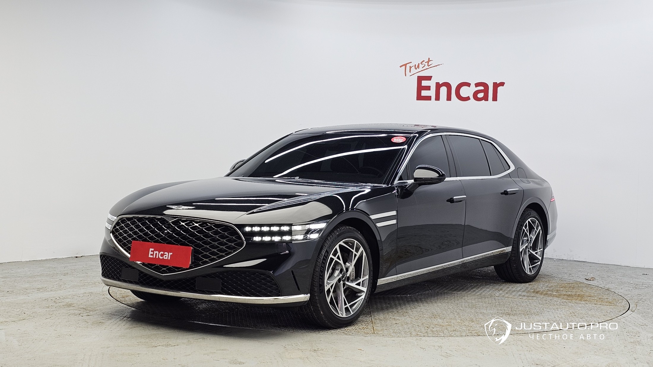 Автомобиль Genesis G90