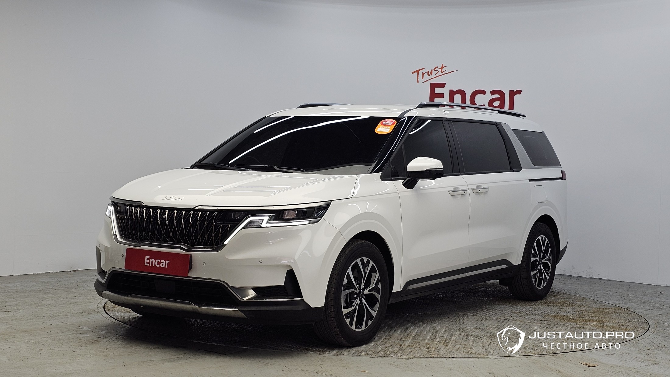 Автомобиль Kia Canival