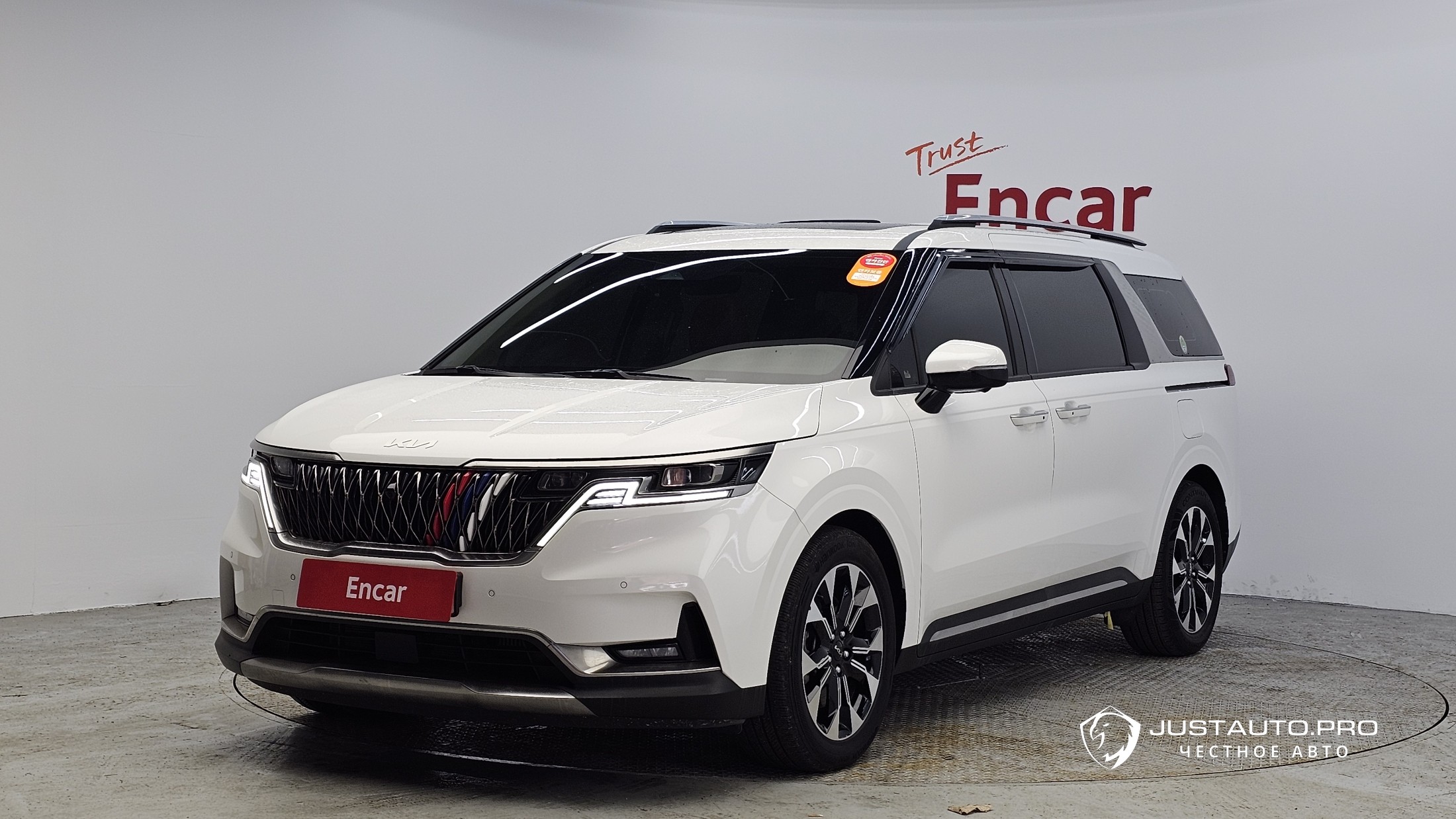 Автомобиль Kia Canival